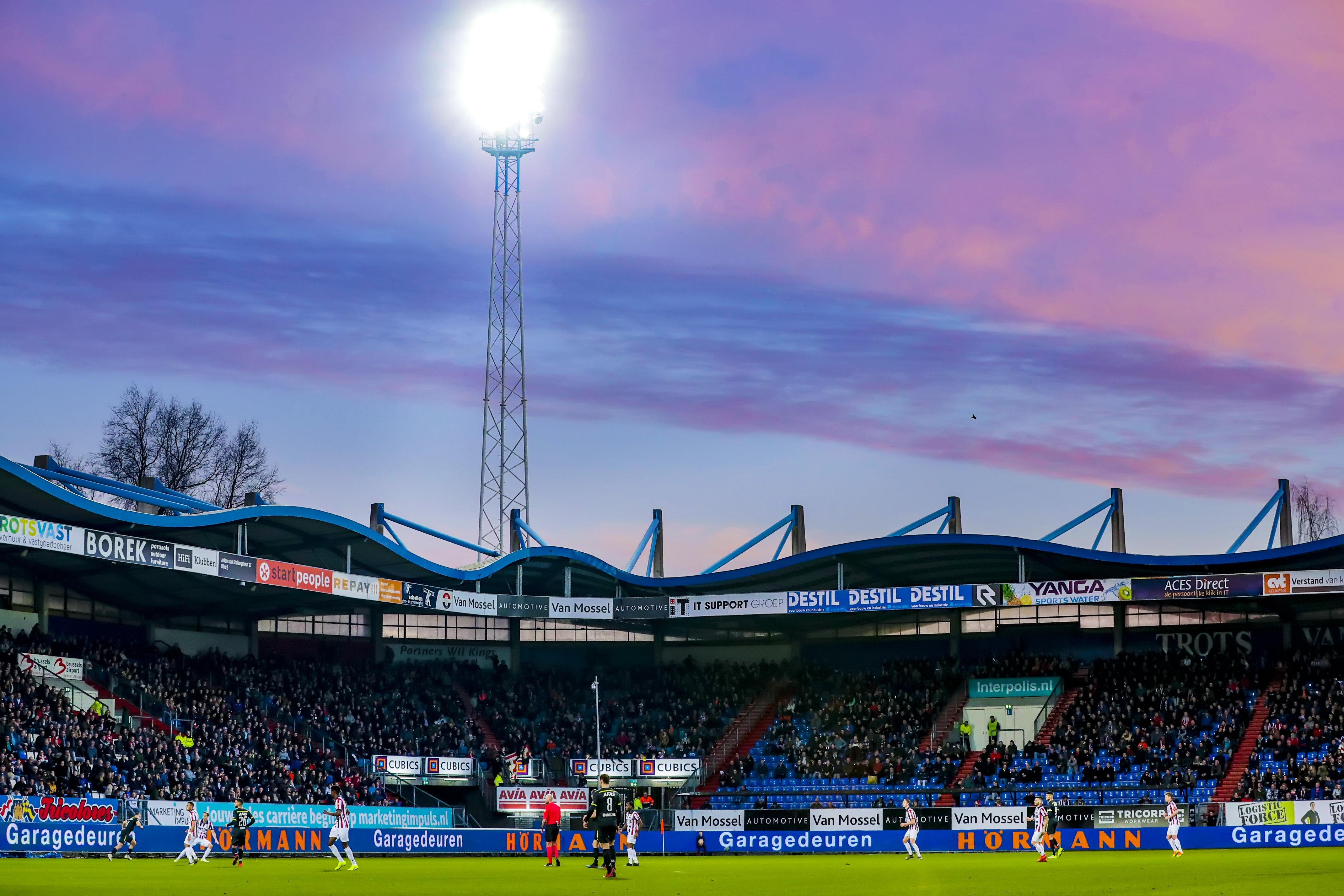Finale TOTO KNVB Beker Vrouwen met VAR in Koning Willem II stadion
