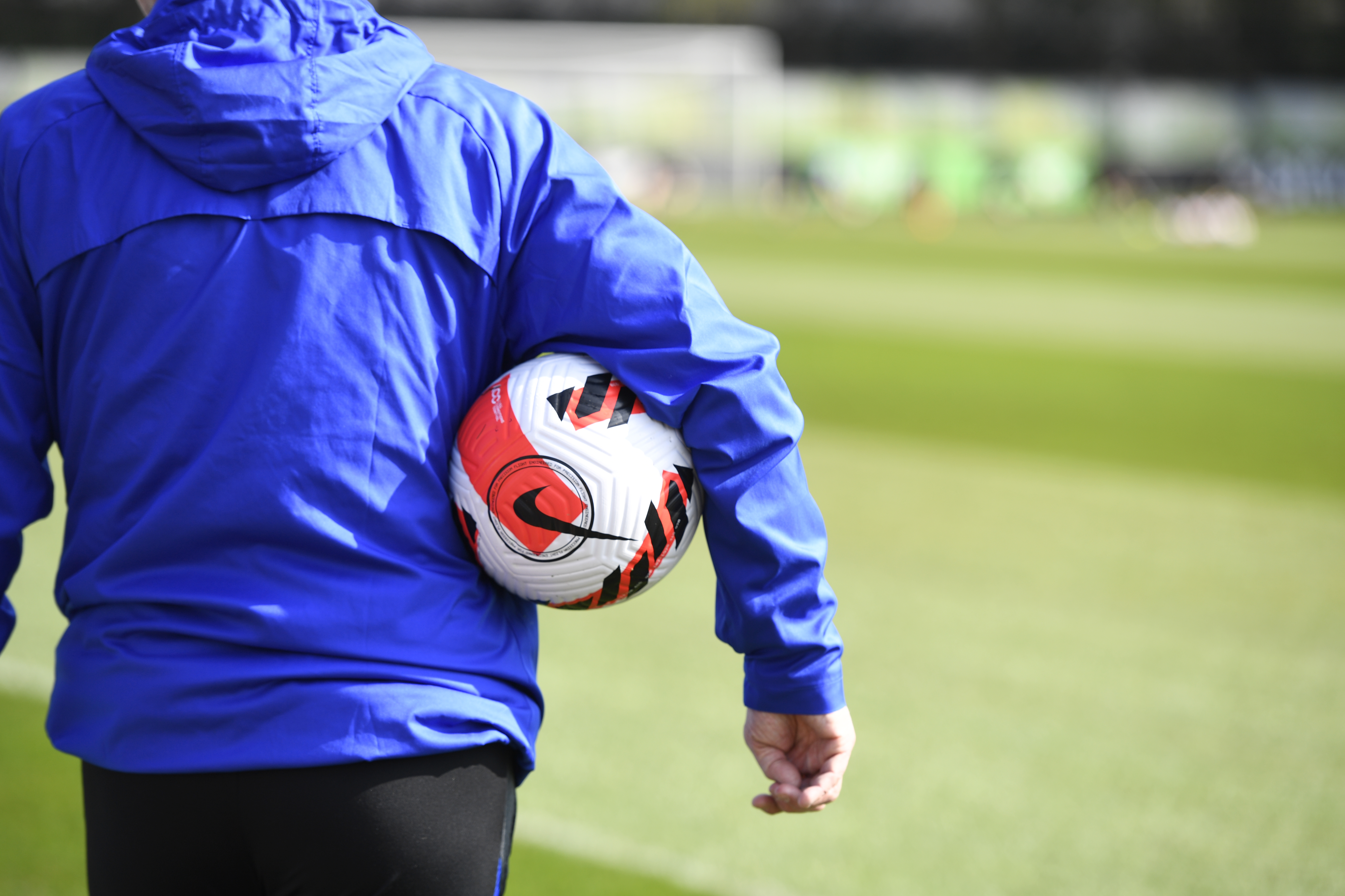 Jeugdteams Vitesse en ADO Den Haag voetballen met aangepaste spelregels