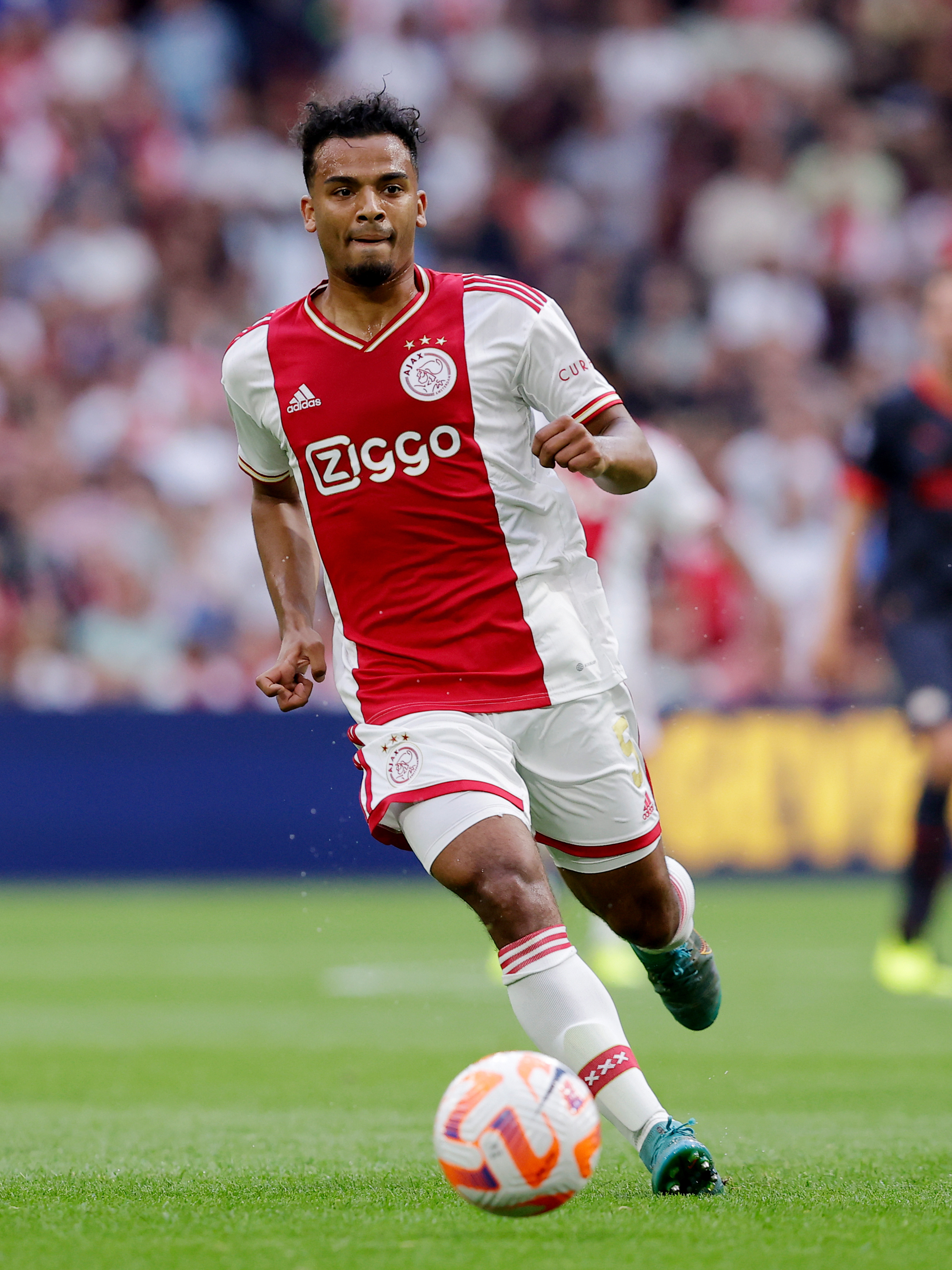 Ajax twee duels zonder Owen Wijndal