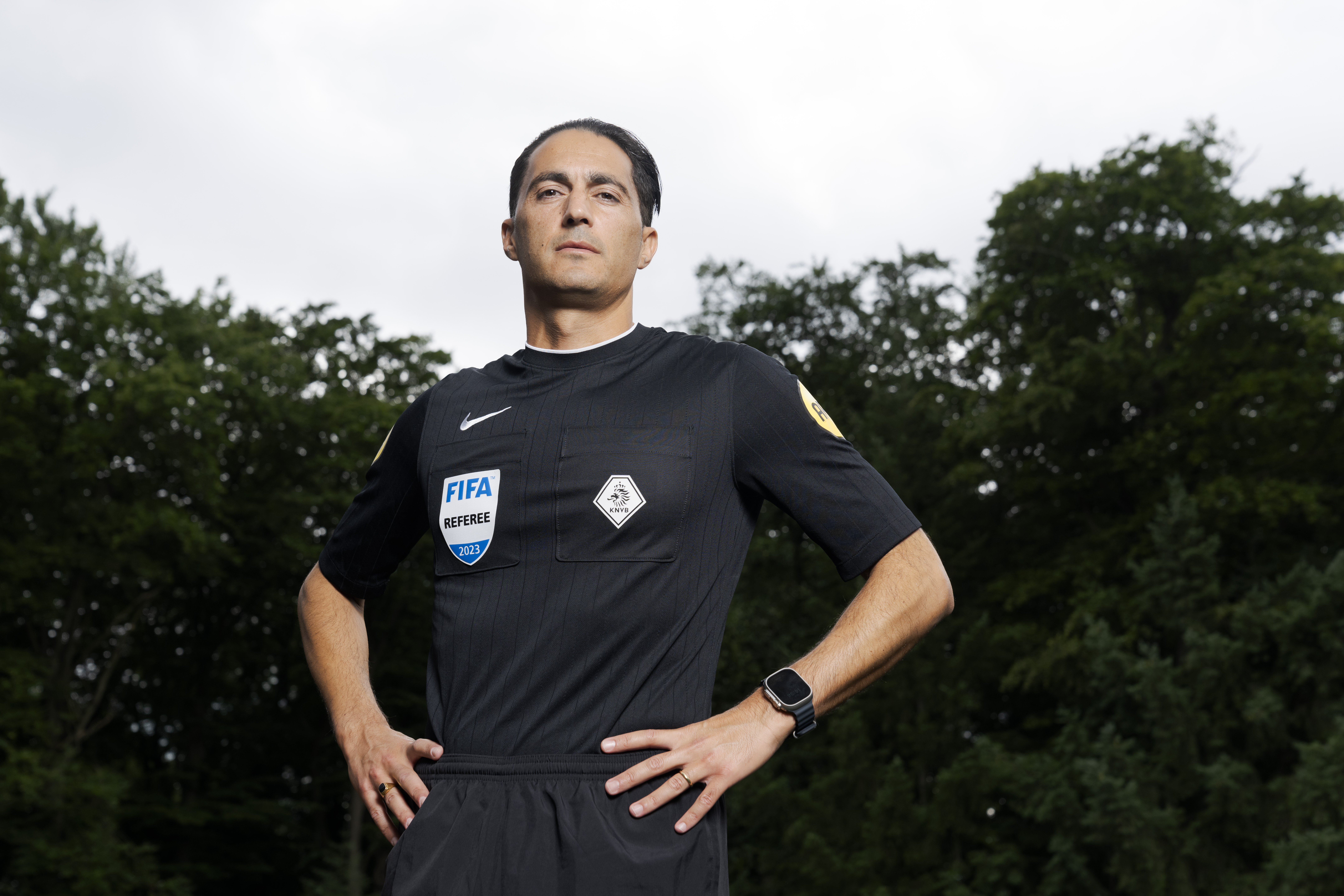 Serdar Gözübüyük heeft de leiding over PSV - Ajax
