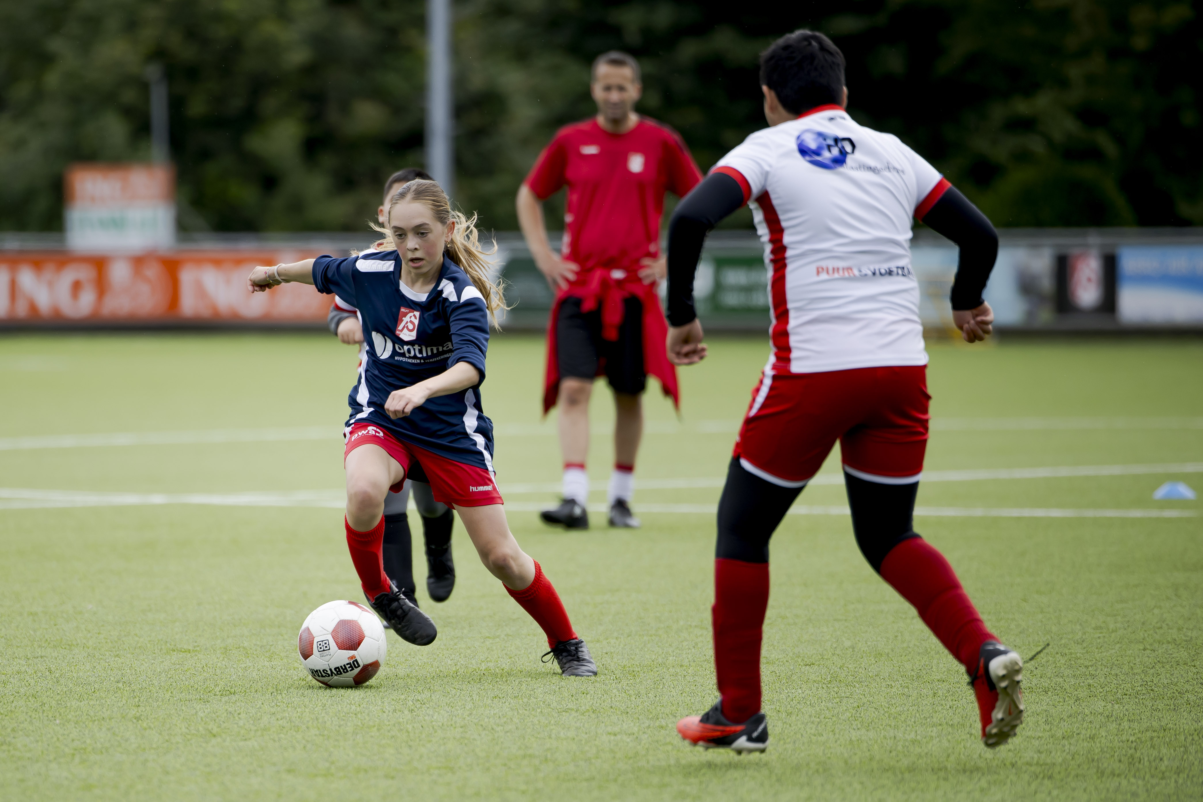 Een talentvolle speelster in een team met jongens; kansen en aandachtspunten voor de trainer