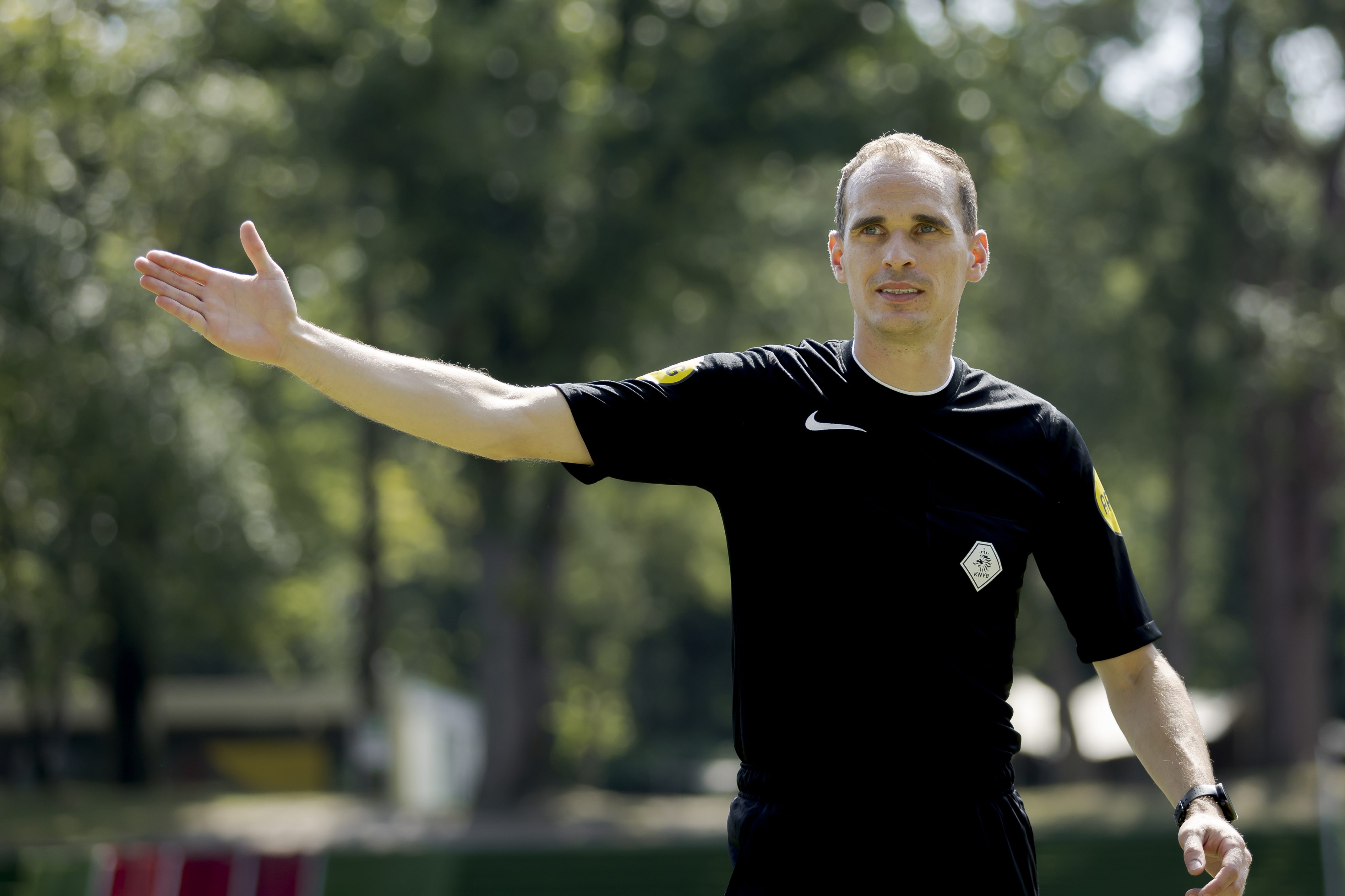 Wouter Wiersma fluit Limburgse derby VVV-Venlo - Roda JC