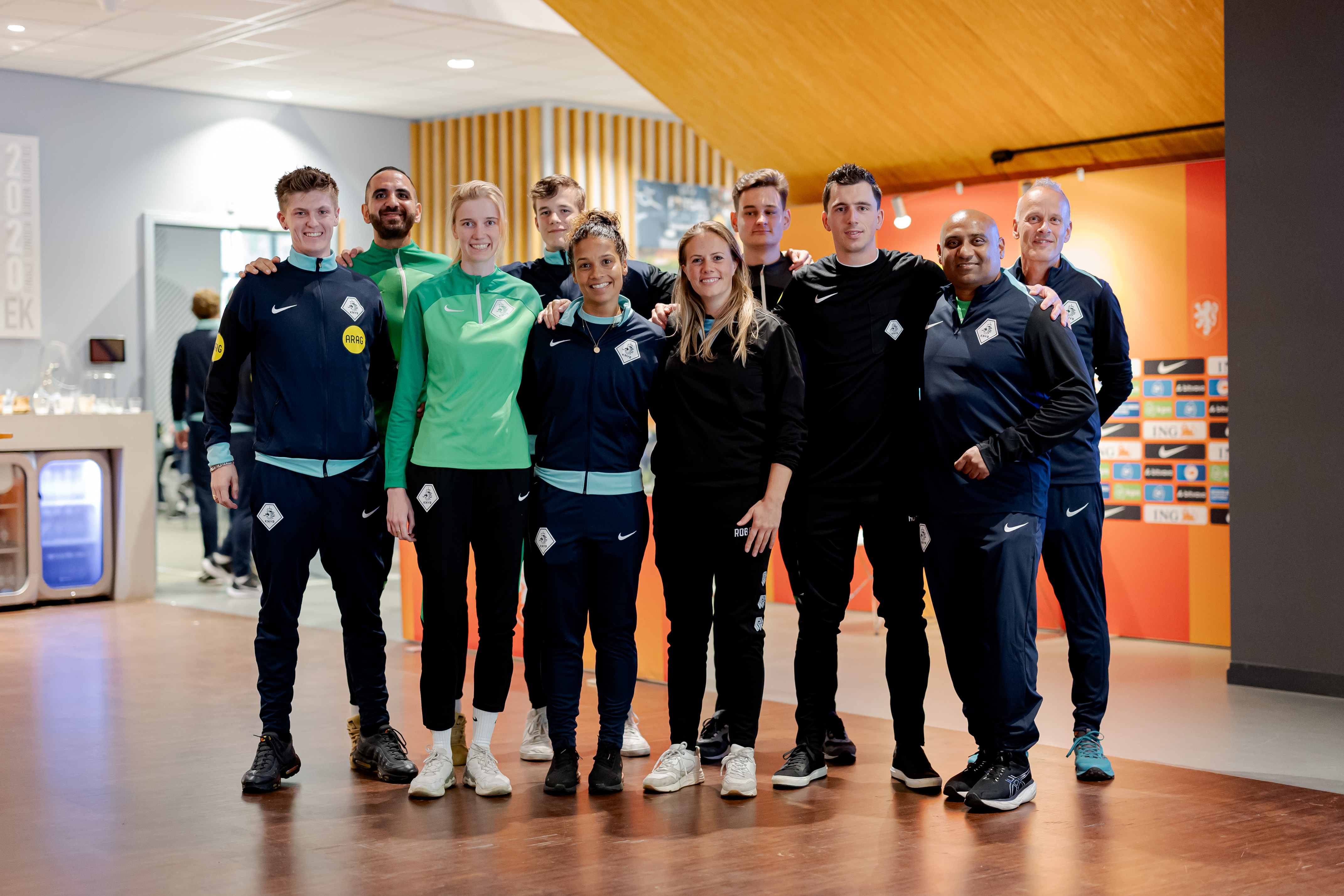Amateurscheidsrechters kunnen op 15 oktober een dag meetrainen met scheidsrechters betaald voetbal