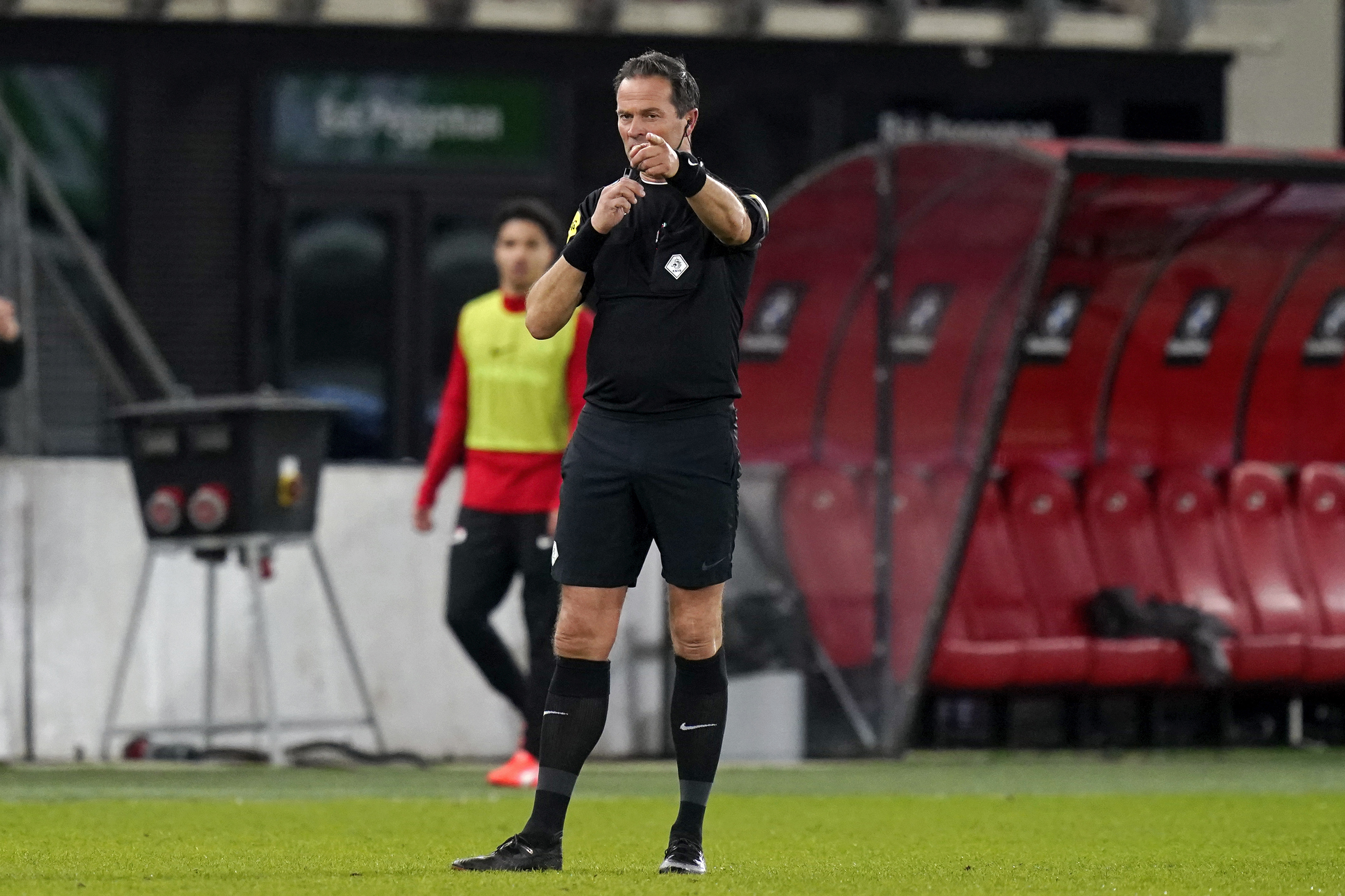 Bas Nijhuis fluit Feyenoord op bezoek bij FC Groningen
