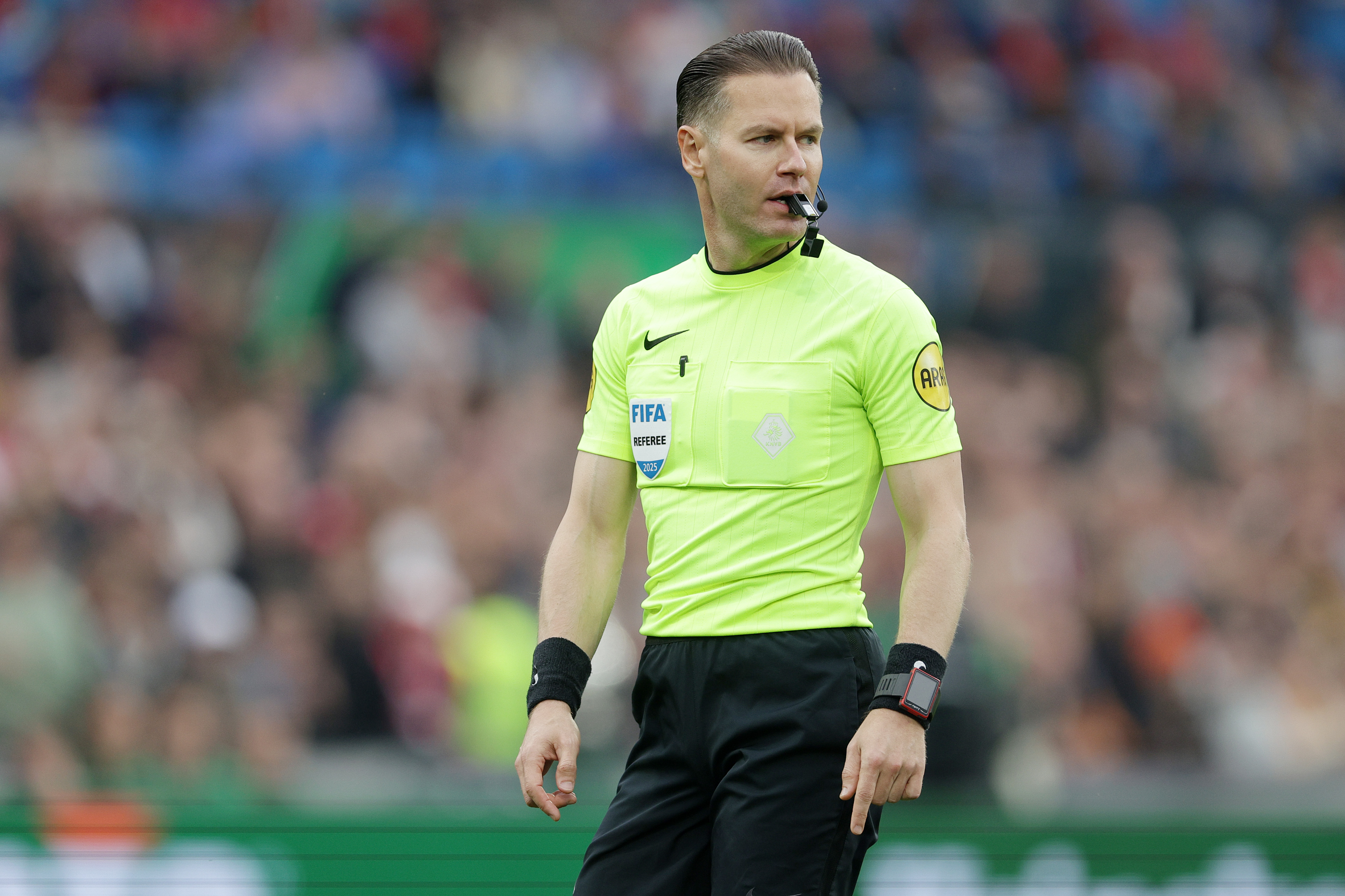 Danny Makkelie fluit De Klassieker in de De Kuip