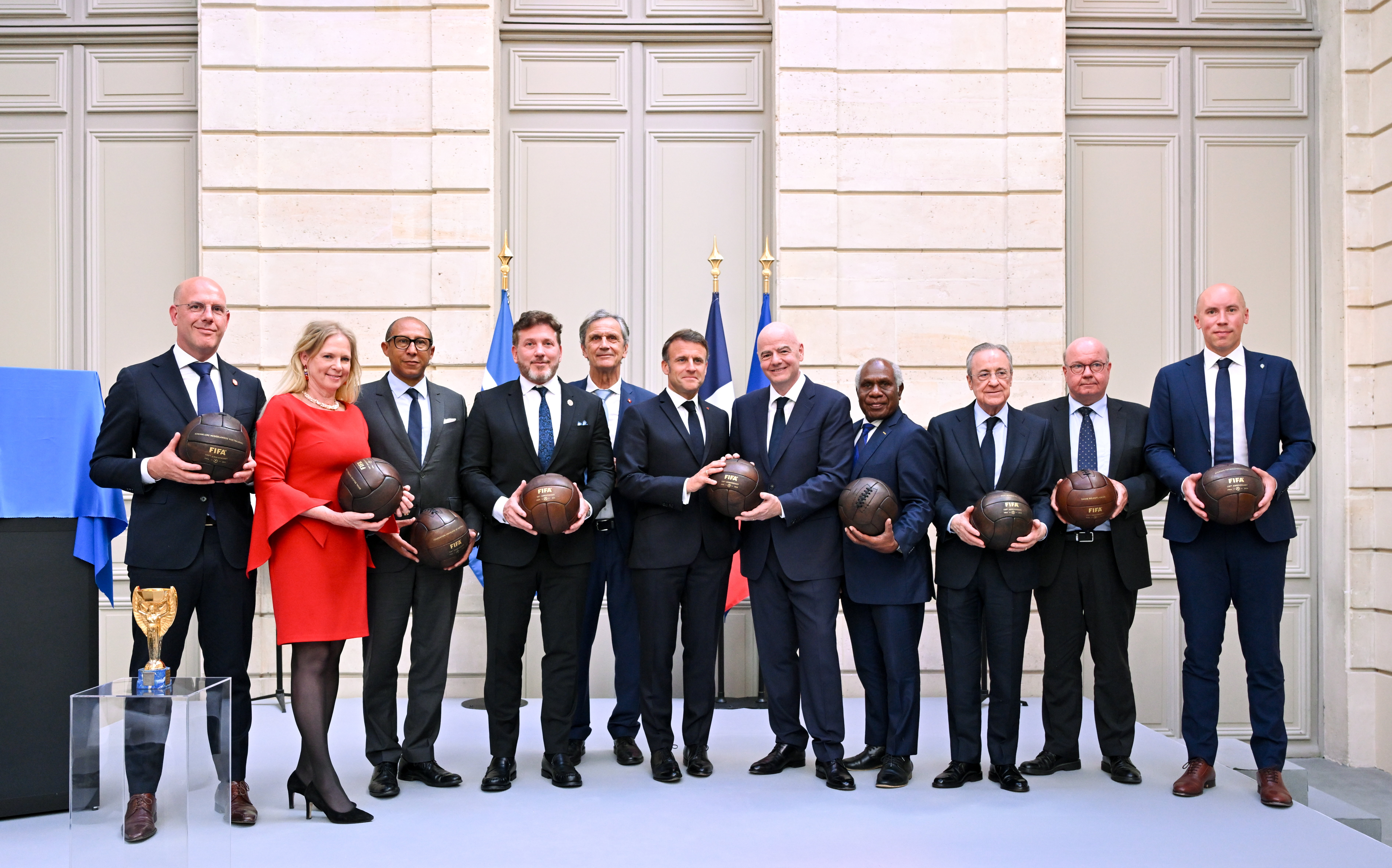 Oprichters en confederaties vieren 120 jaar FIFA