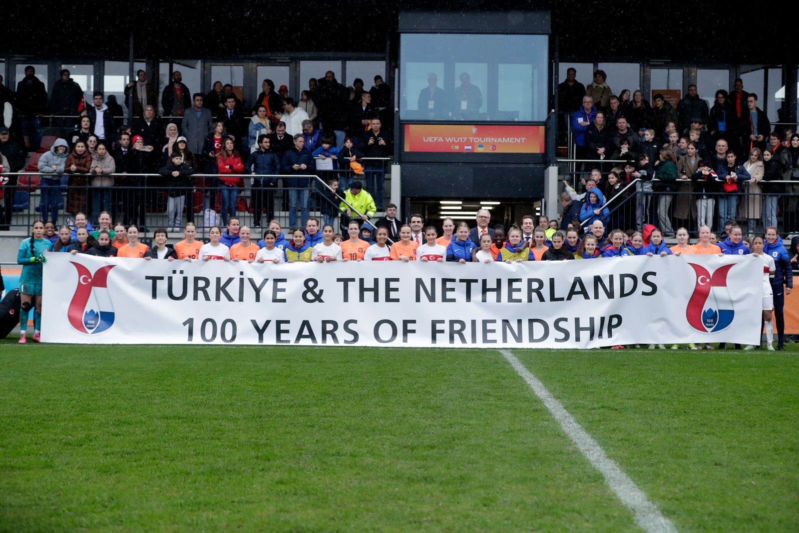 Onder 17 viert in ‘s-Gravenzande honderd jaar vriendschap met Turkije