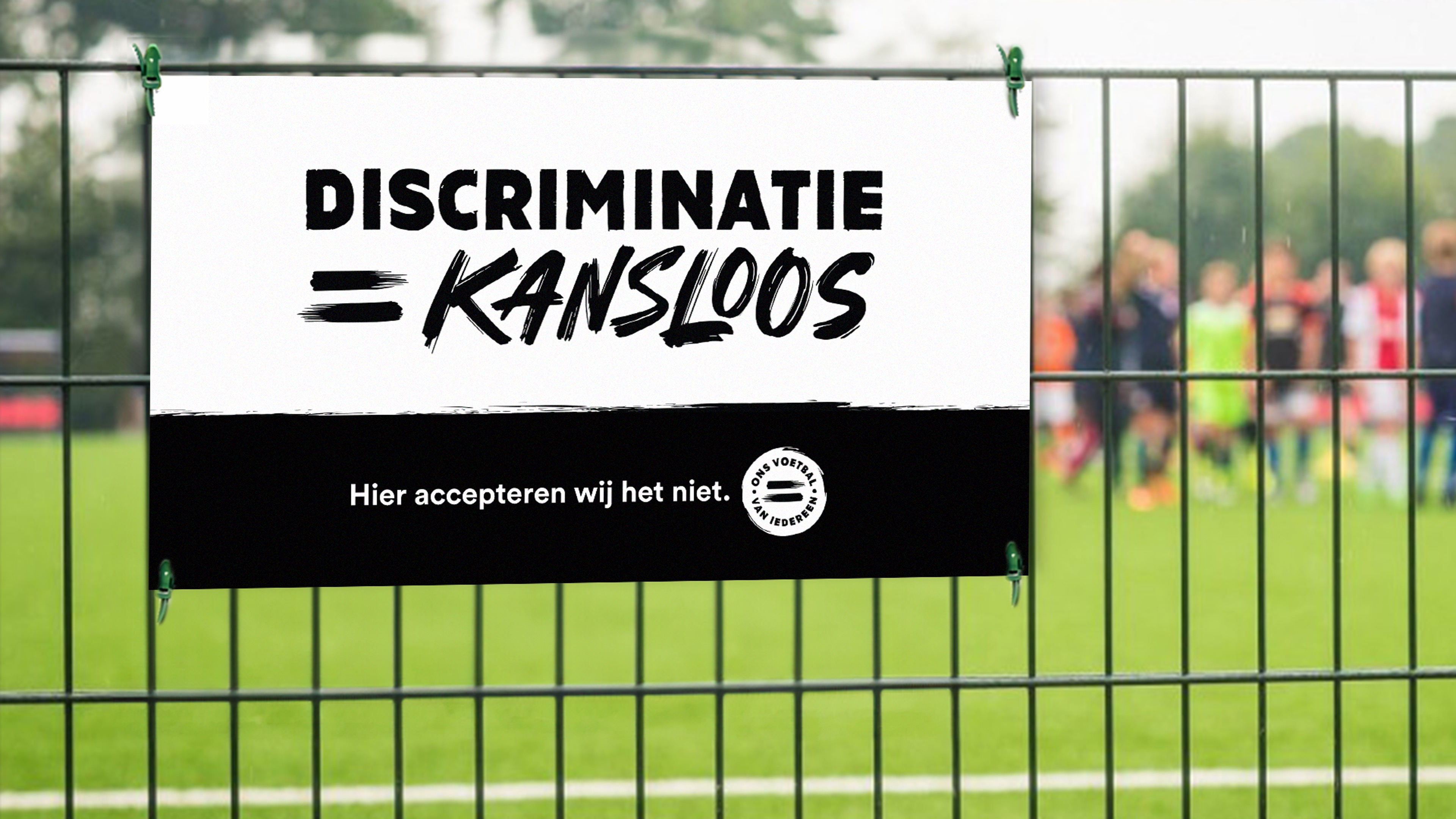 Voetbalpubliek stelliger tegen discriminatie en komt vaker in actie