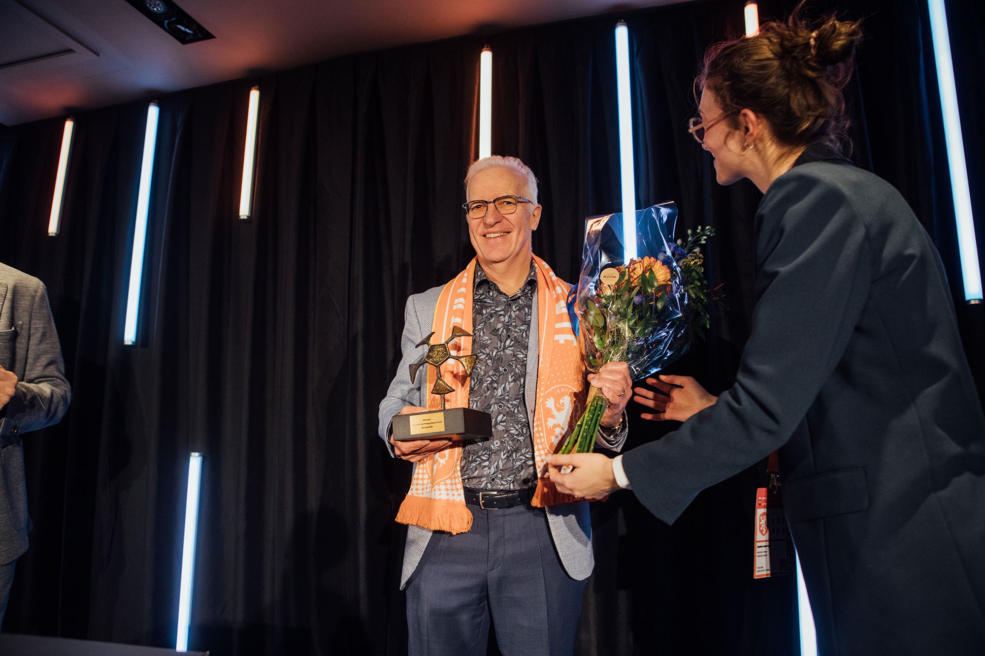 Ed Goverde winnaar MVP Award 2025: Meer kinderen uit AZC laten meevoetballen
