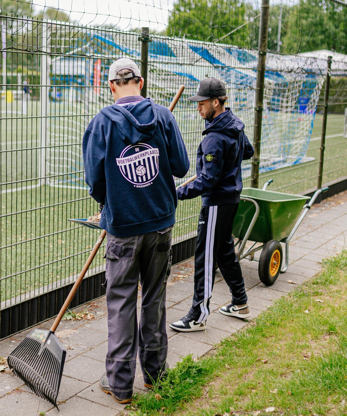 Voetbalclubs steeds vaker werkplaats voor kwetsbare groepen