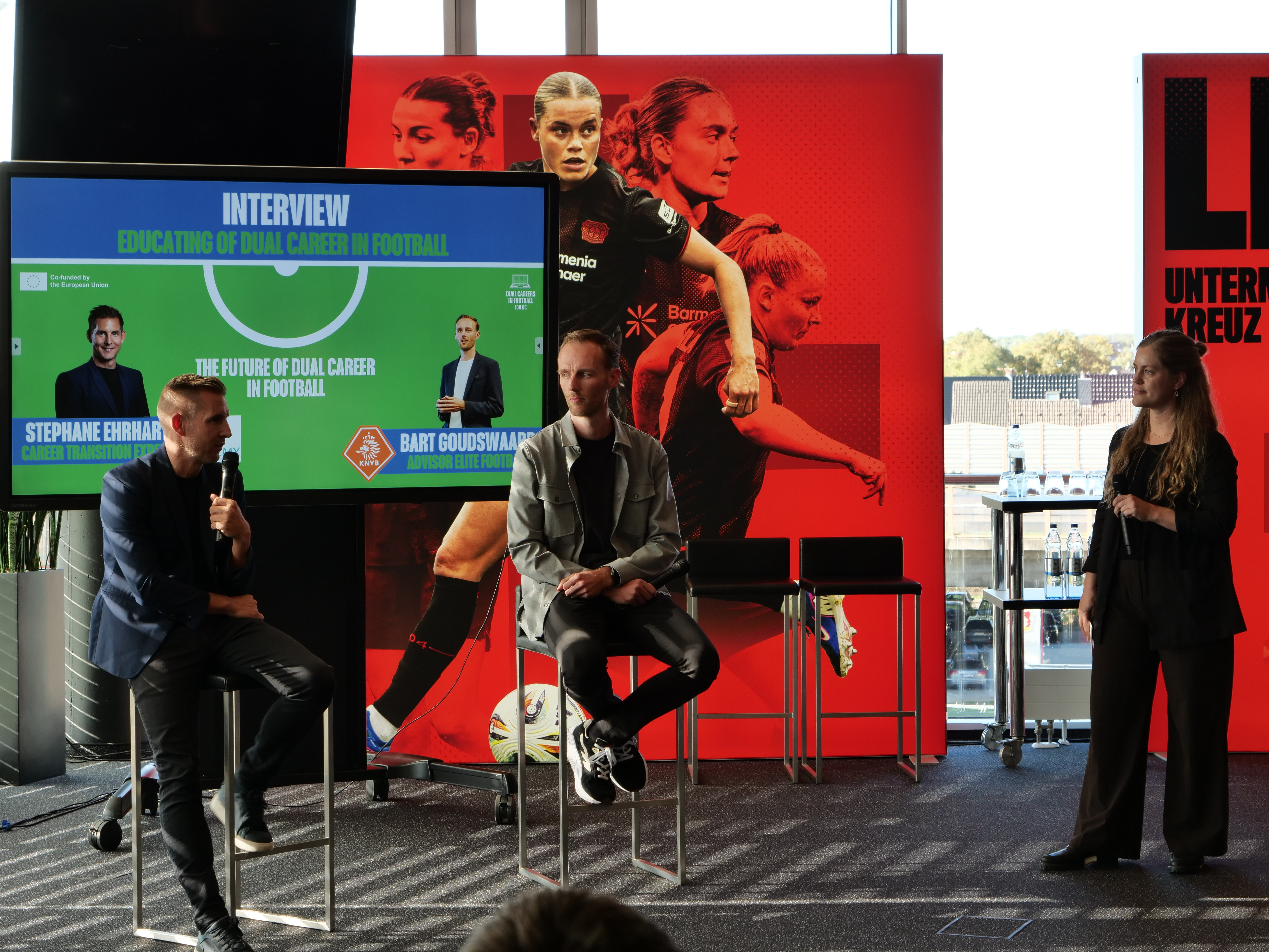 KNVB deelt kennis over duale ontwikkeling op internationale conferentie