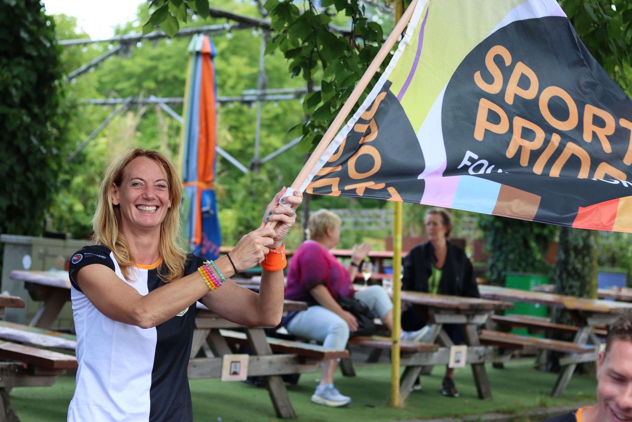 Voetbalboot tijdens Pride: ‘Love Unites, Football United’