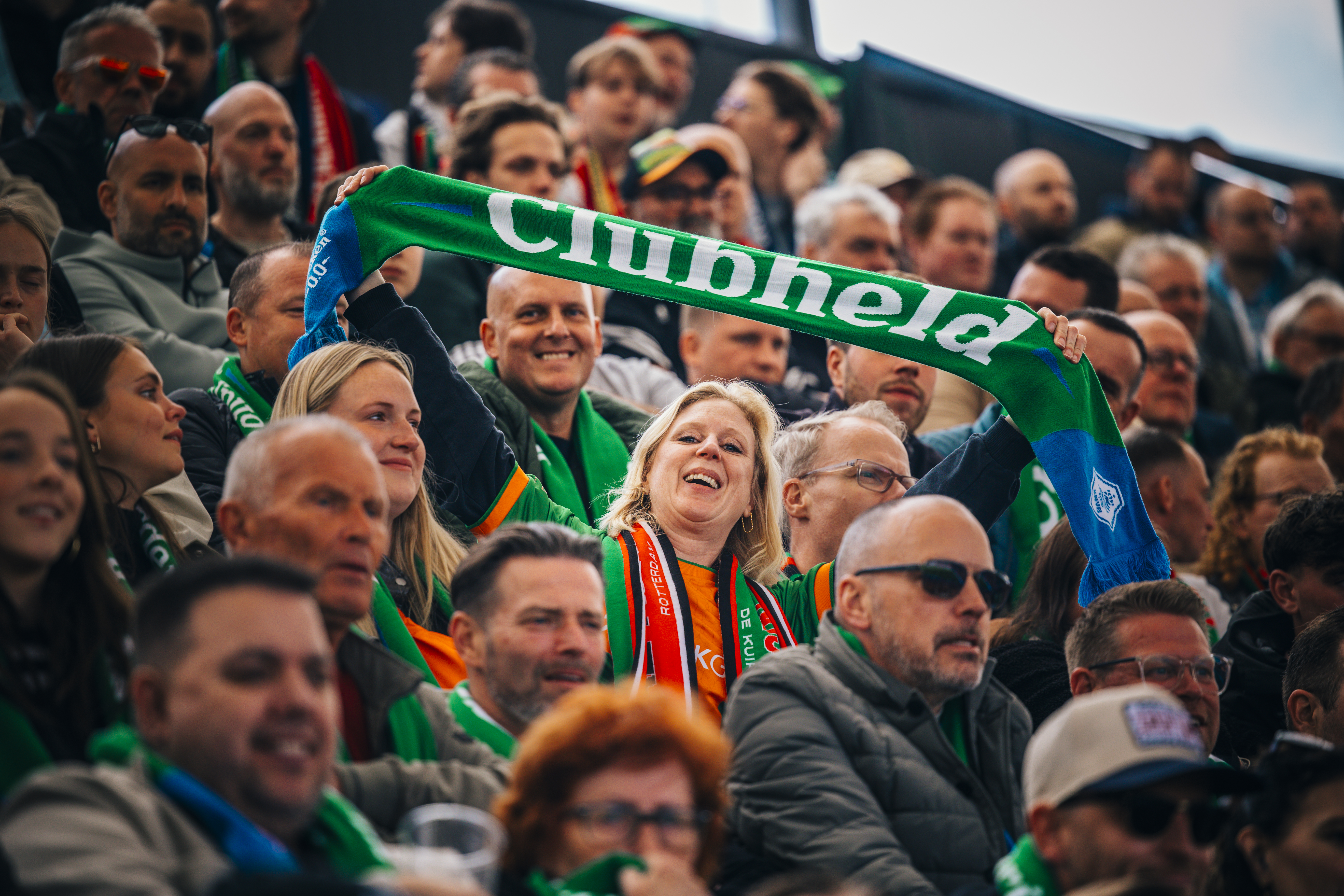 Café op het veld tijdens KNVB Bekerfinale: hoofdrol vrijwilligers in De Kuip