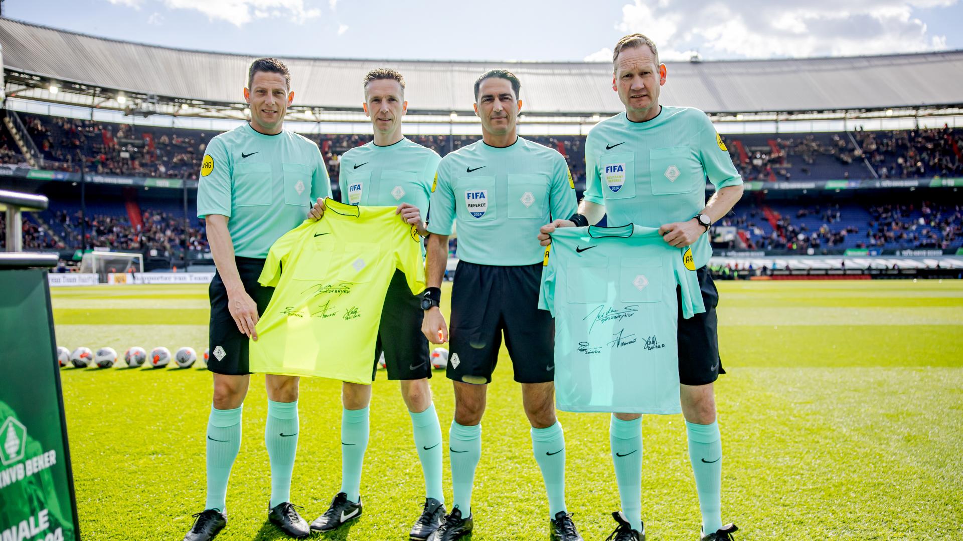 Win een nieuw gesigneerd KNVB scheidsrechtersshirt