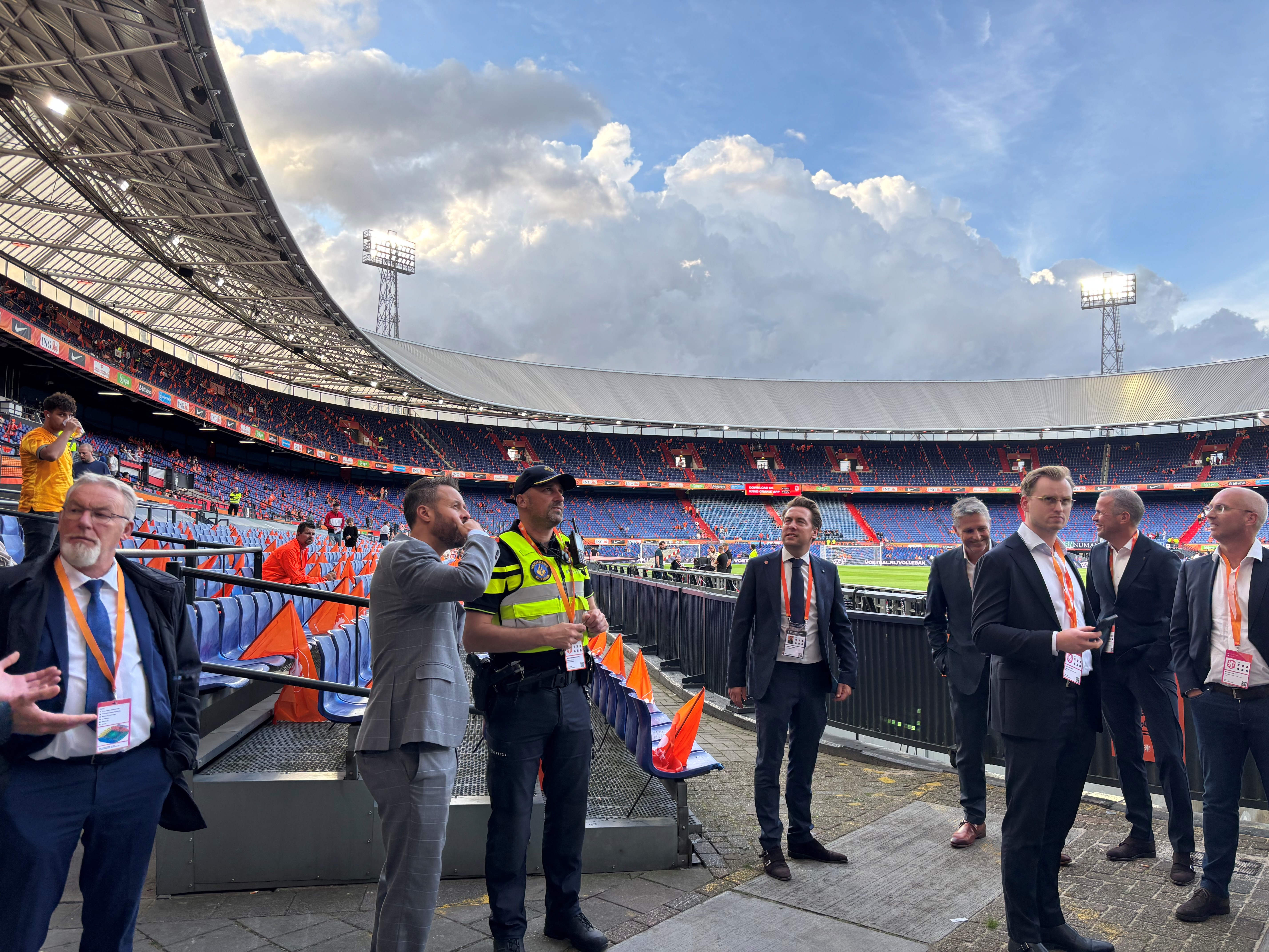 Werkbezoek rondom Nederland - Polen in teken van gastvrij en veilig voetbal
