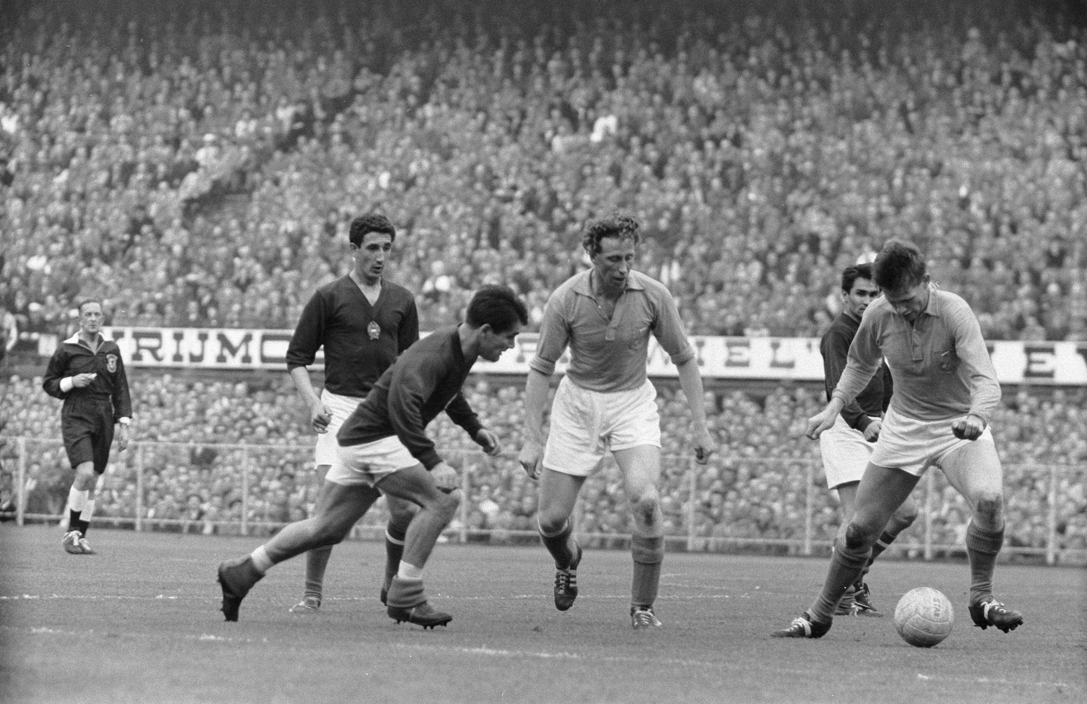 Ex-international Kees Kuijs (94) overleden