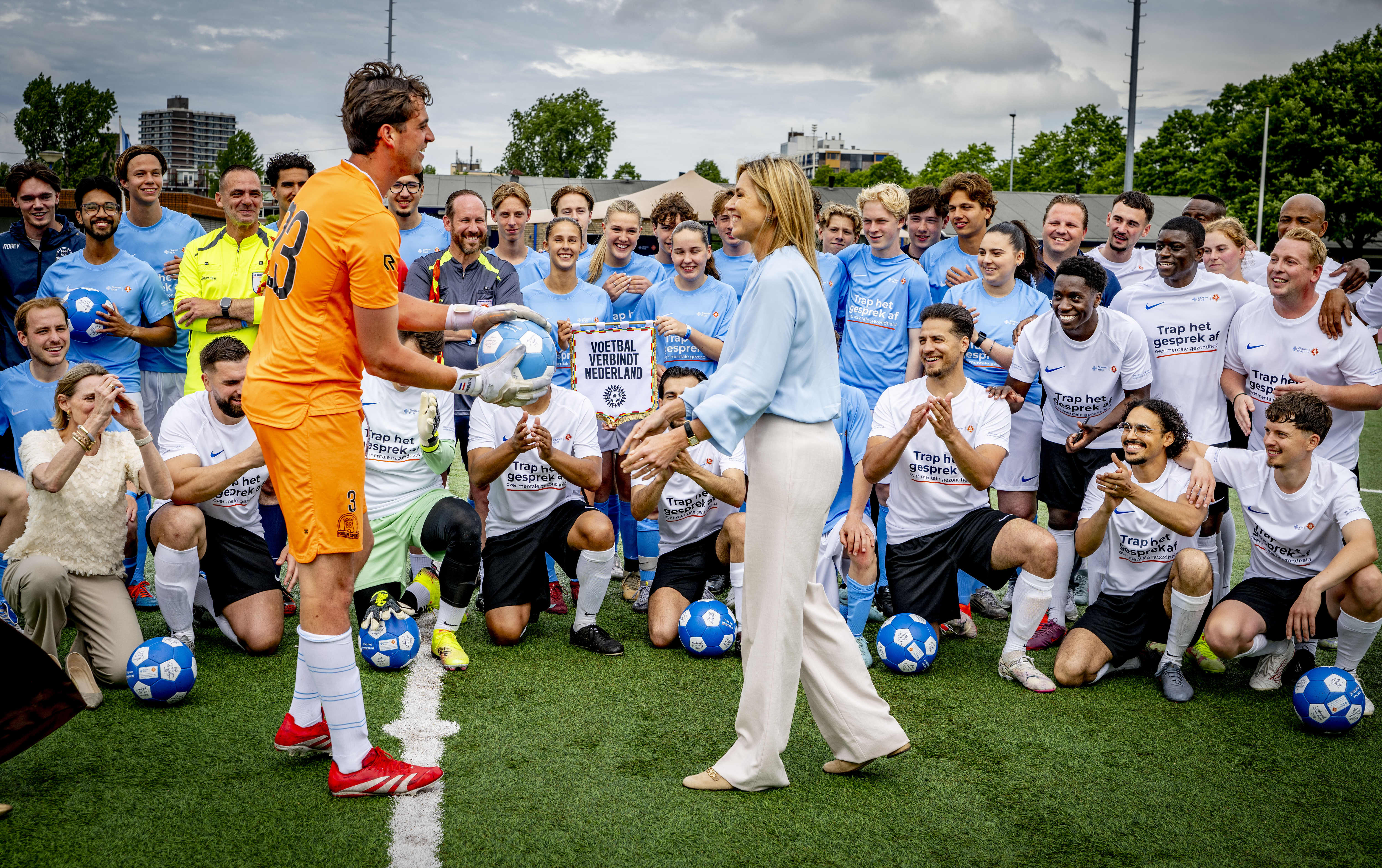 Mentale supportbox voor voetbalclubs gelanceerd in aanwezigheid van Koningin Máxima
