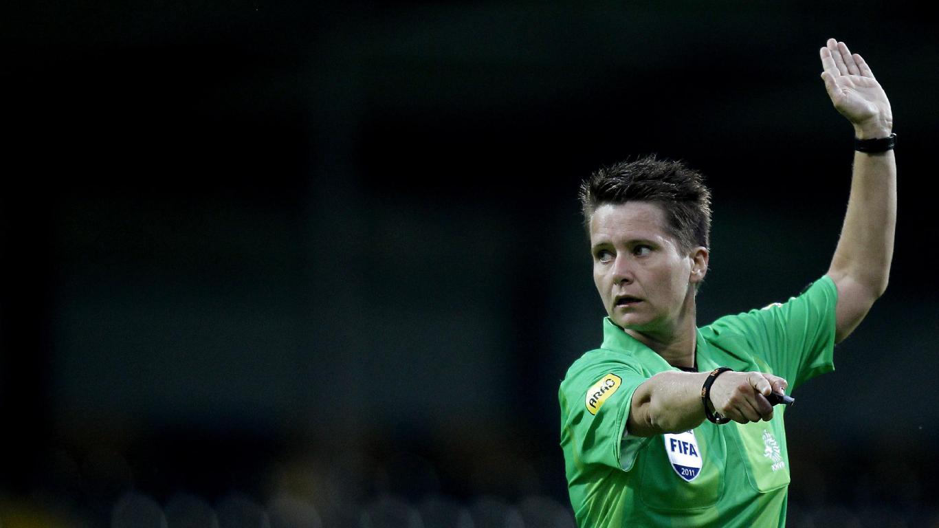 'Als scheids heb je de mooiste plek op het veld'