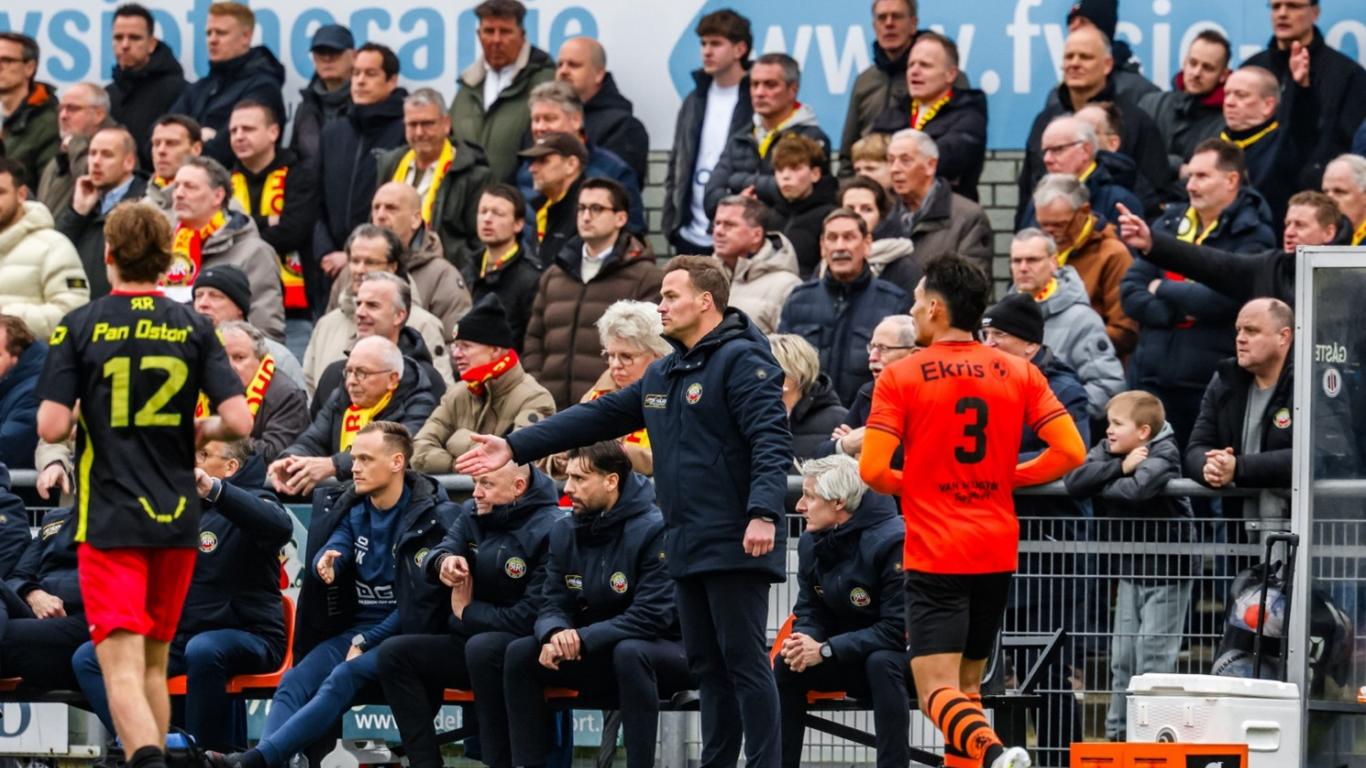 Themabijeenkomst 'Het trainbaar maken van aanvallende én verdedigende spelprincipes' - Raalte