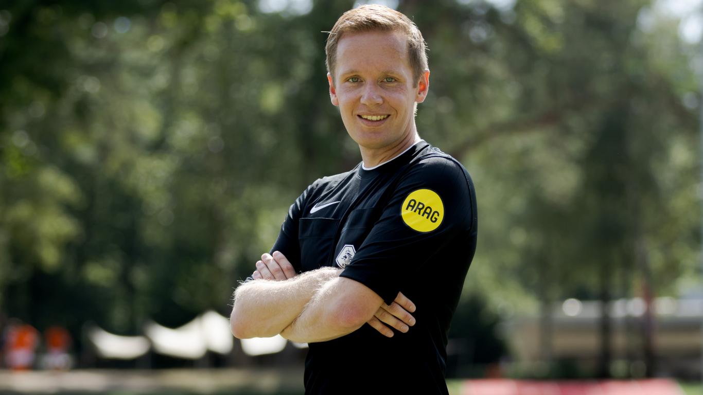 Ingmar Oostrom fluit Keuken Kampioen Divisie-topper Heracles Almelo - Vitesse