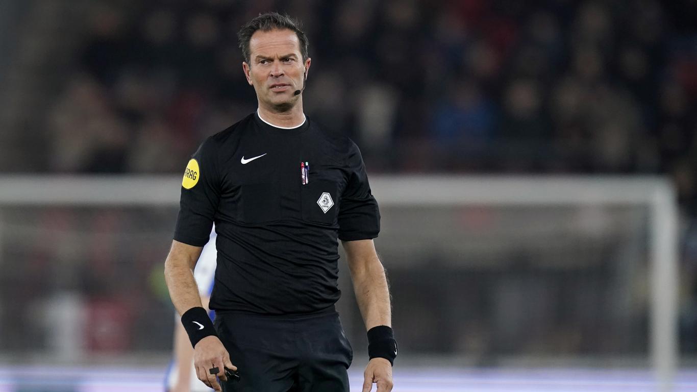 Bas Nijhuis fluit ook restant Ajax - FC Groningen