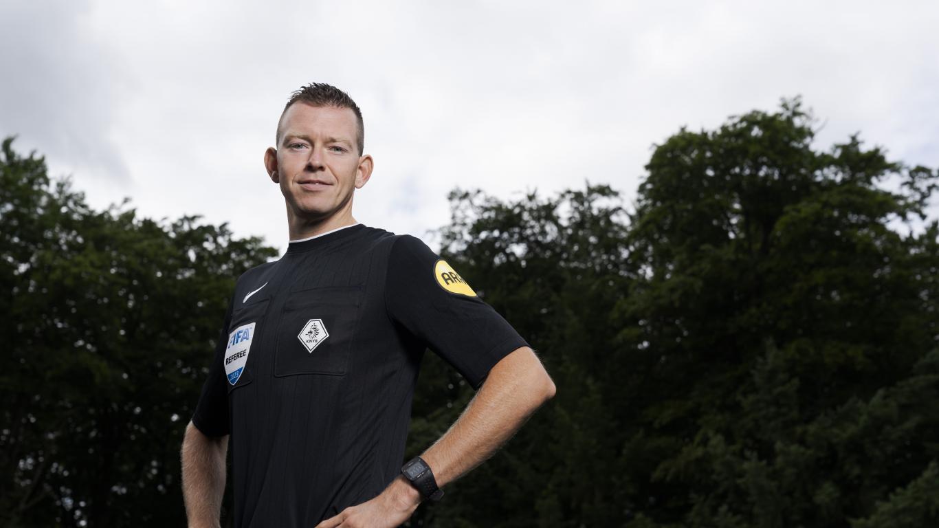 Ajax en PSV strijden om eer en plek in Eredivisie-topper met miljoenenverschil op het veld — image 1