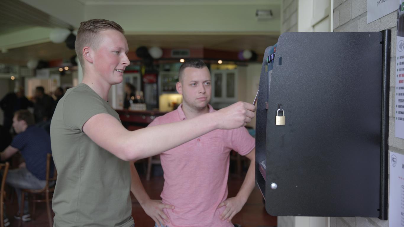Betaalmunten vervangen contant geld in kantine van sv Roggel