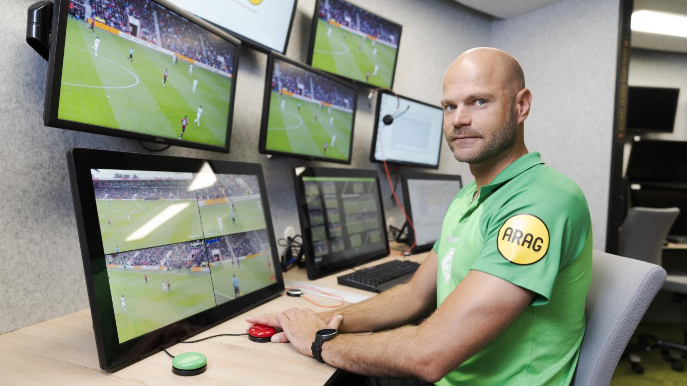 Dieperink and Van Boekel VAR team at Real Madrid – VfB Stuttgart