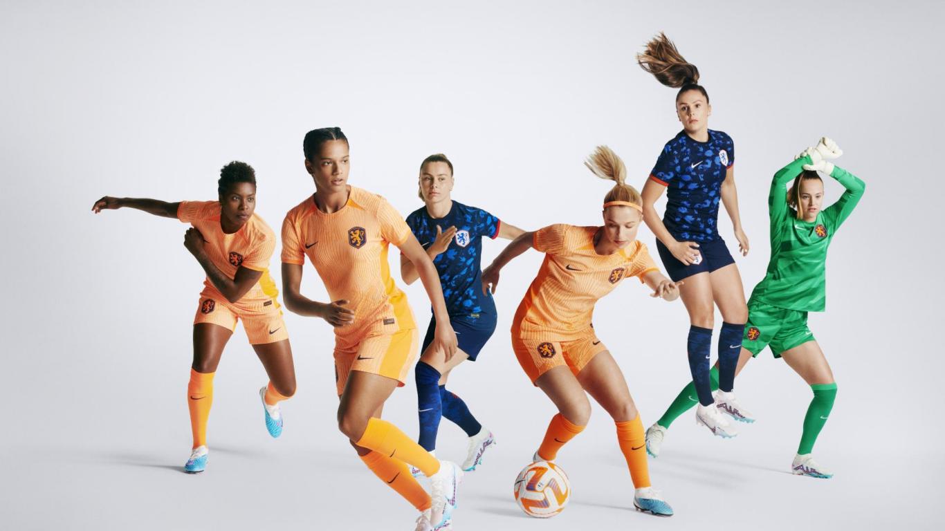 Scoor nu de WK tenues van de OranjeLeeuwinnen KNVB