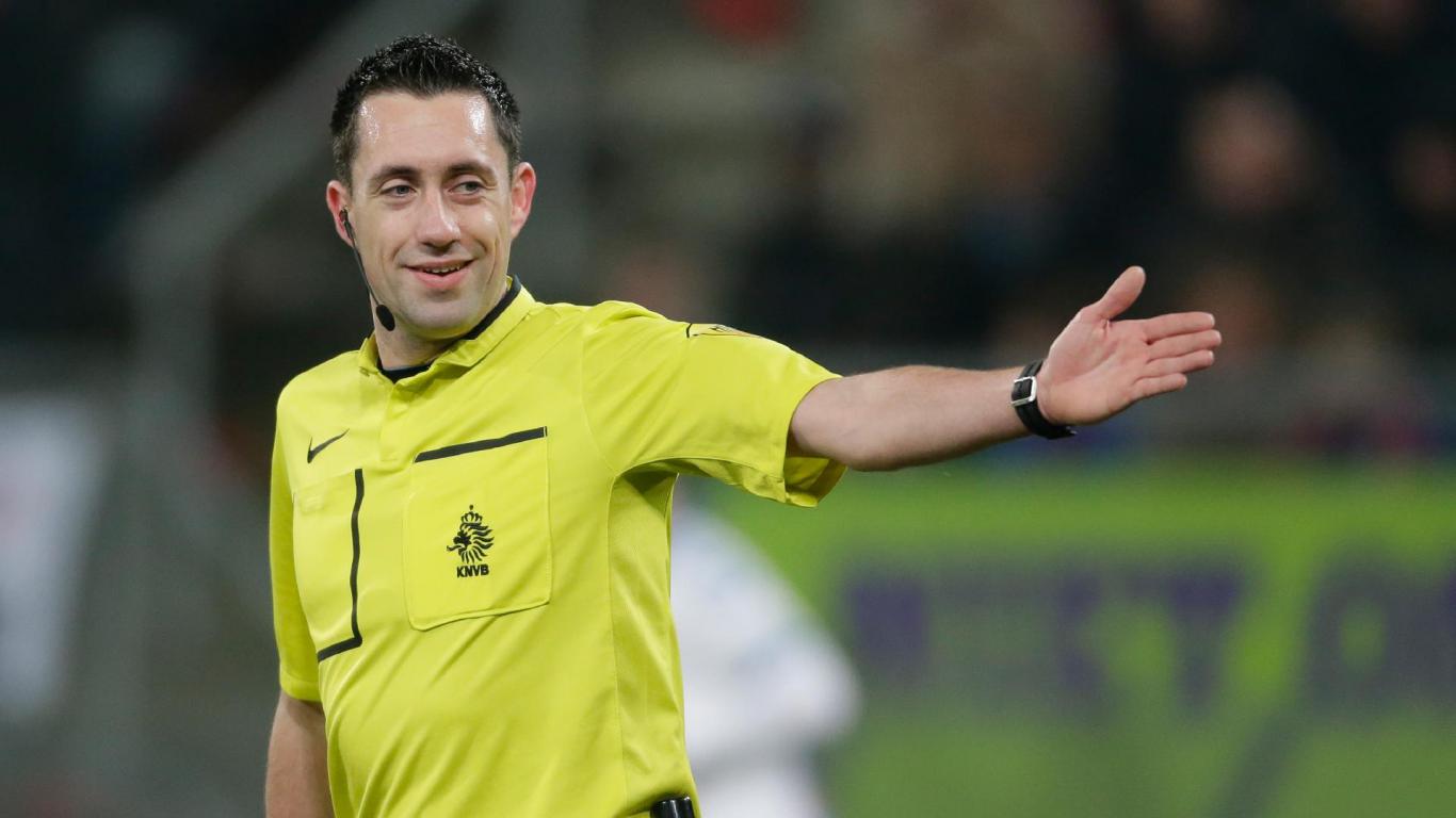 Dennis Higler maakt debuut in de Europa League KNVB Dennis Higler maakt debuut in de Europa League KNVB