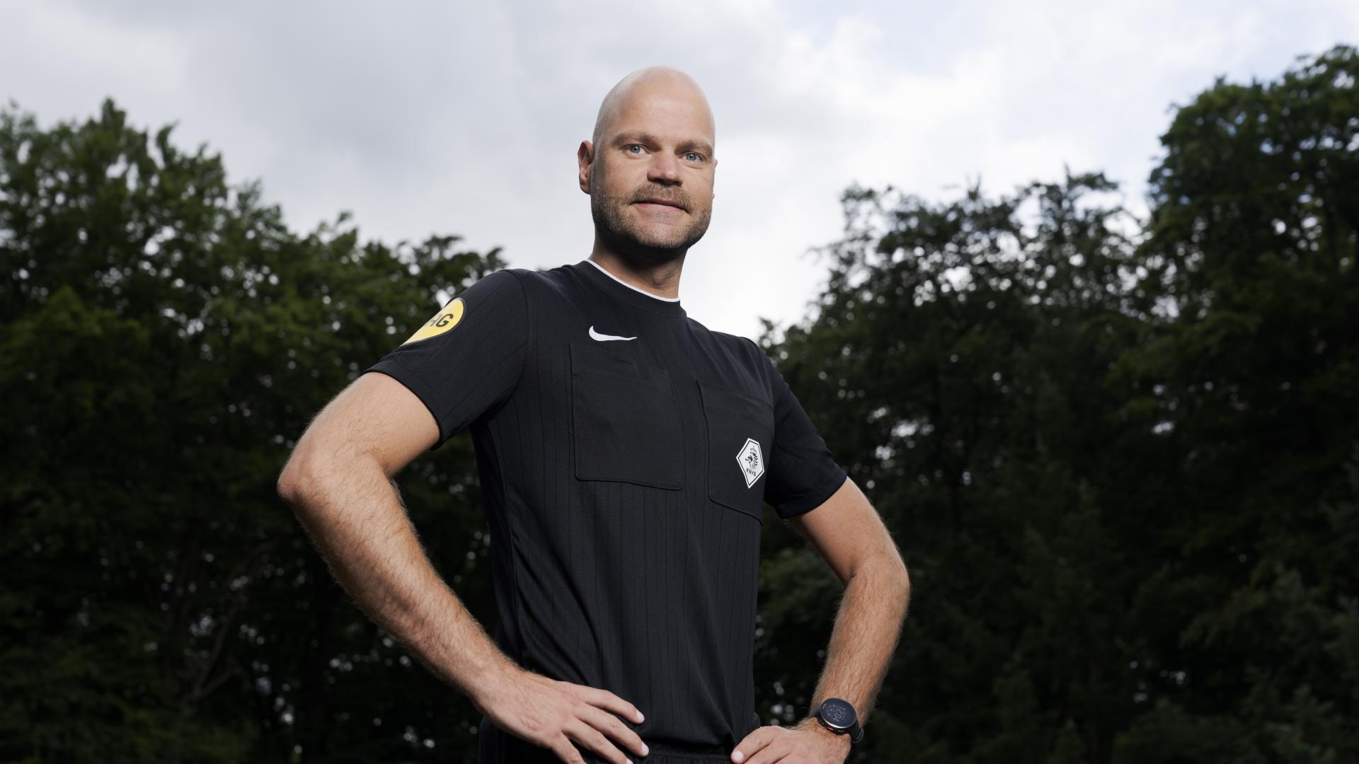 Dieperink leidt openingswedstrijd VriendenLoterij Eredivisie