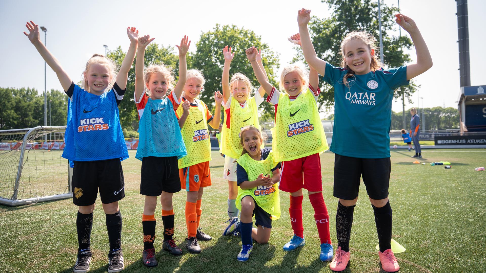 Werf nieuwe meiden met KickStars