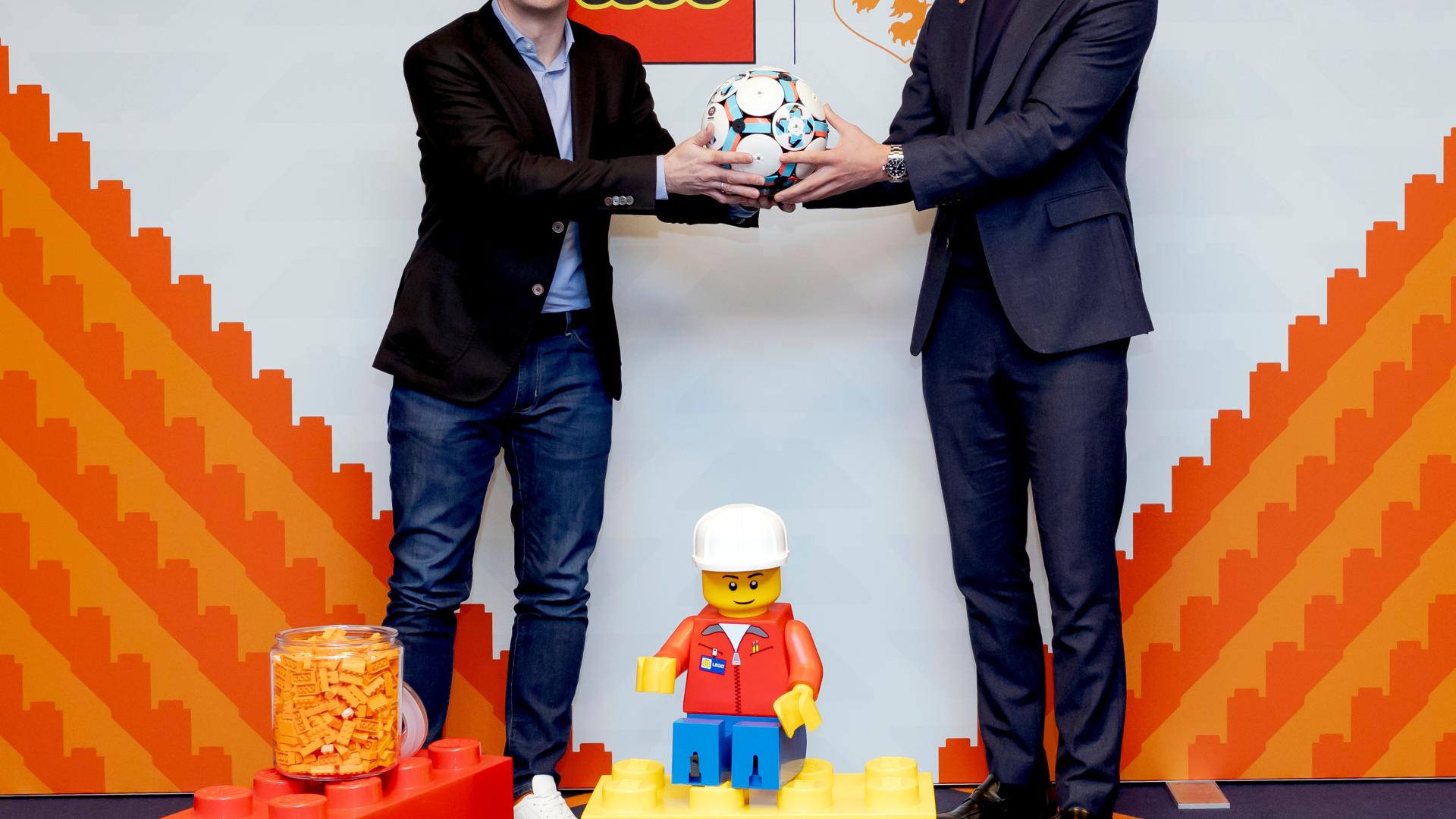 De LEGO Groep en KNVB starten meerjarige samenwerking als Trotse ...