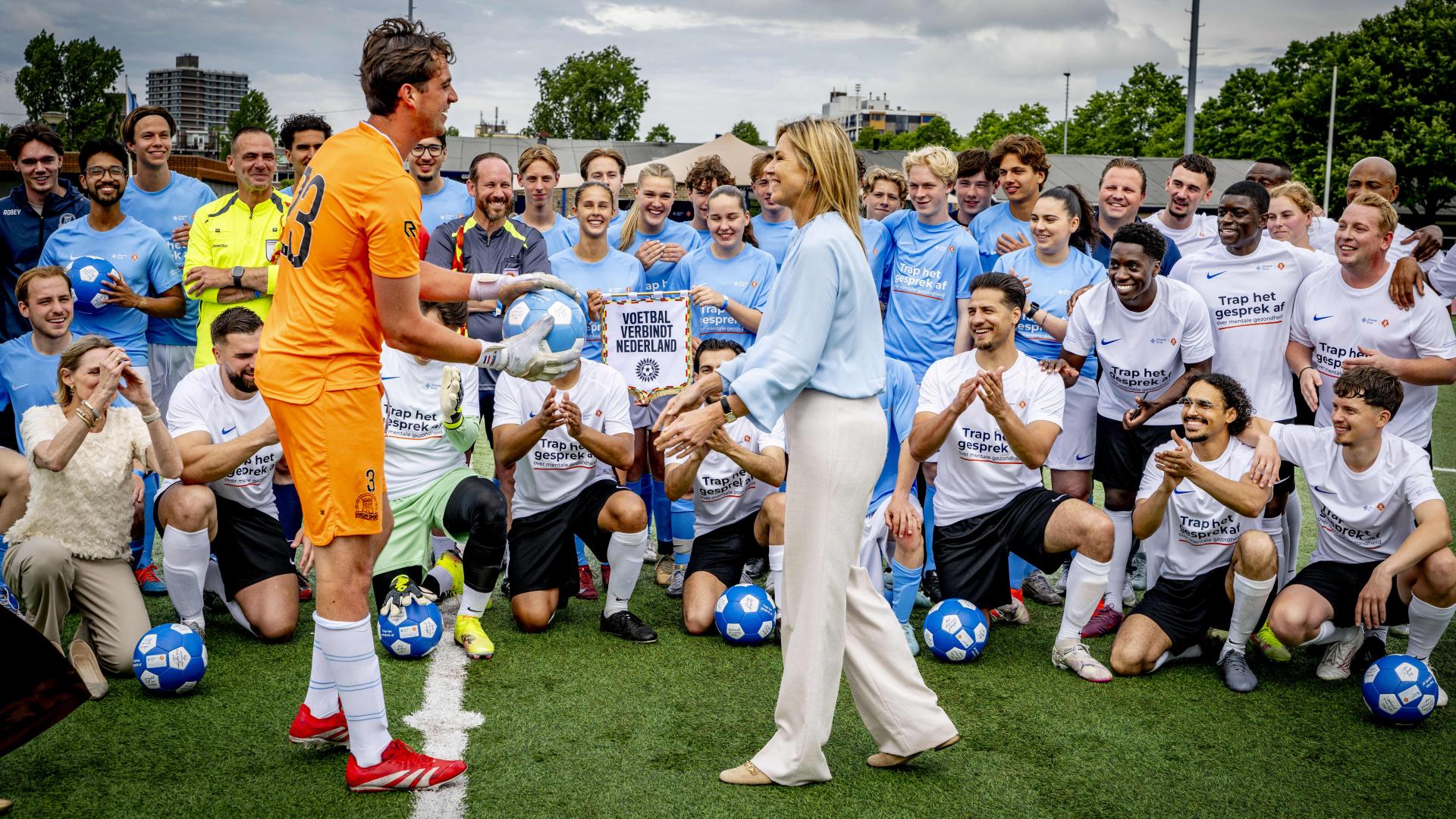 Mentale supportbox voor voetbalclubs gelanceerd in aanwezigheid Koningin Máxima