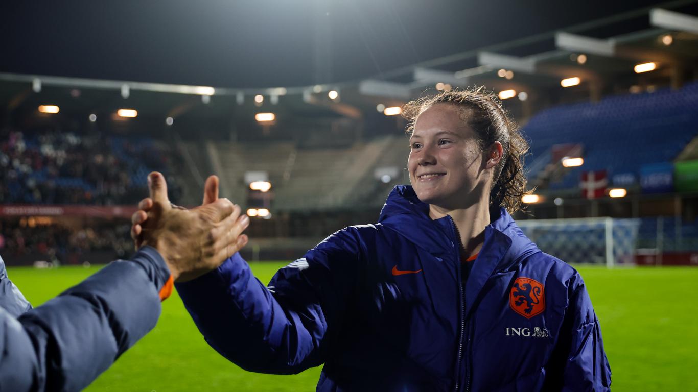 Oranjedebutant Veerle Buurman: 'Het gaat bizar snel dit jaar'