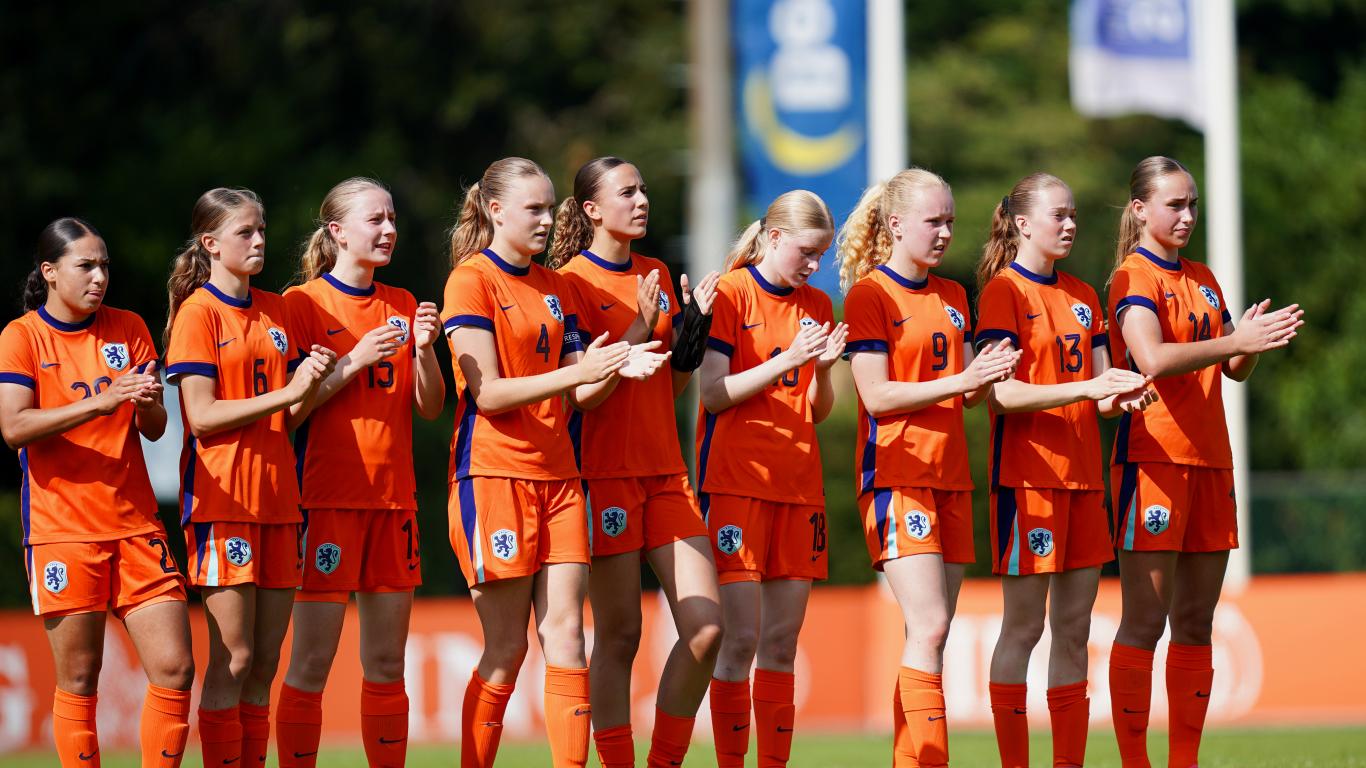 Oranje onder 17 (v) start EK-kwalificatie in Assen en Harkema