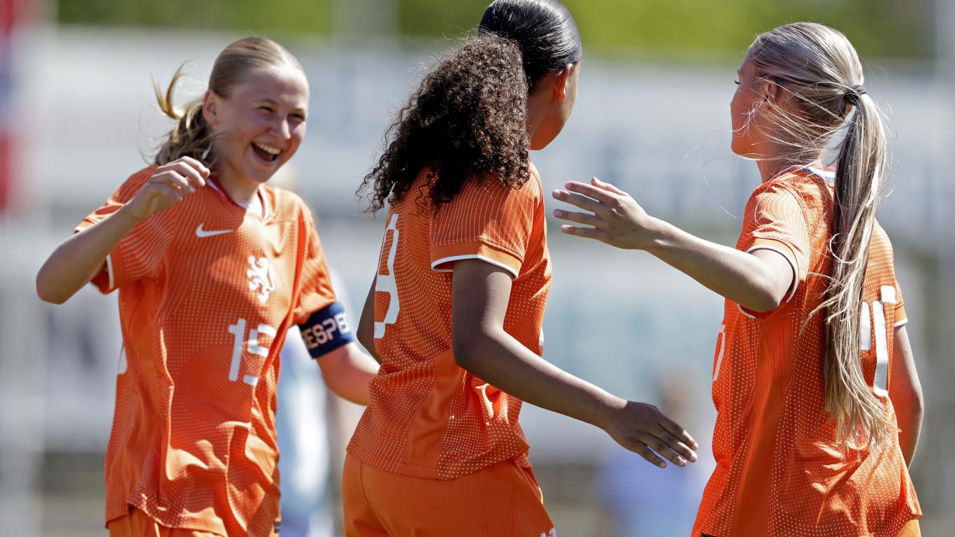 Selectie Onder 16 (v) voor trainingsstages in Zeist en Mill
