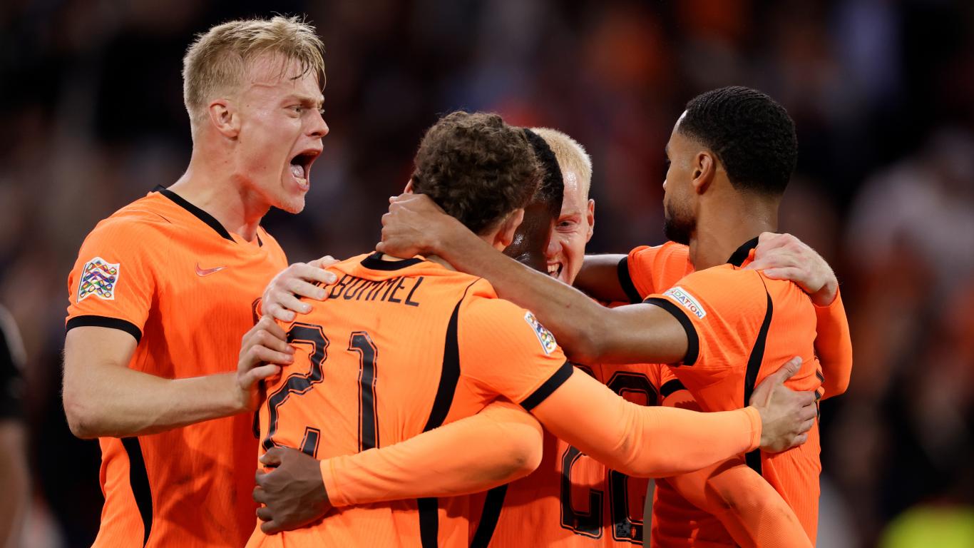 Strijdend Oranje (m) sleept bij debuut bondscoach Xavi op valreep punt binnen tegen Duitsland