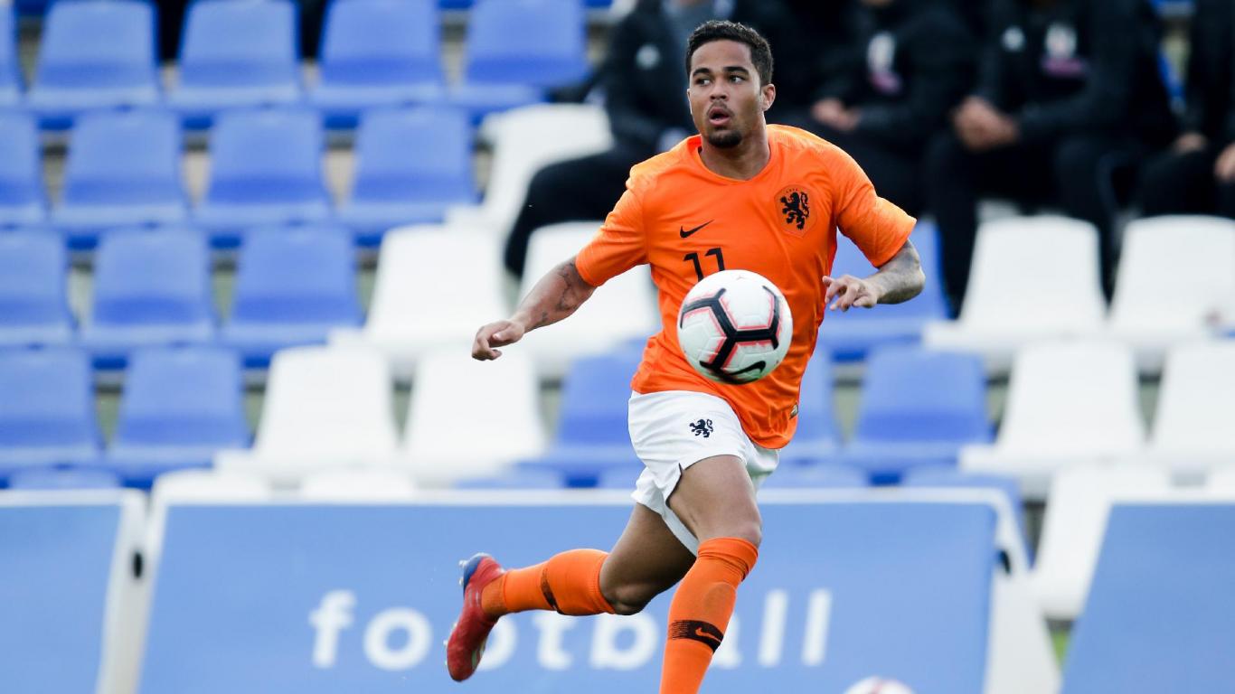 Kluivert, Bijlow en Dilrosun in definitieve selectie van Jong Oranje