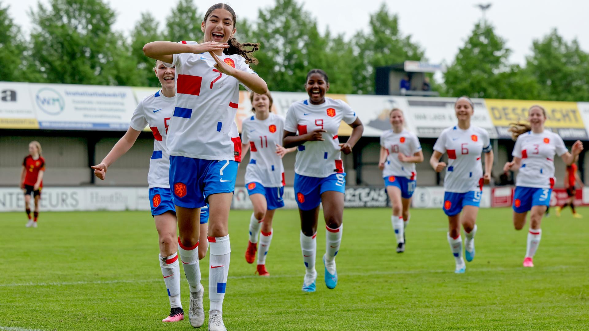 Gedreven Oranjedebuut Speelsters onder 15 tegen België | OnsOranje
