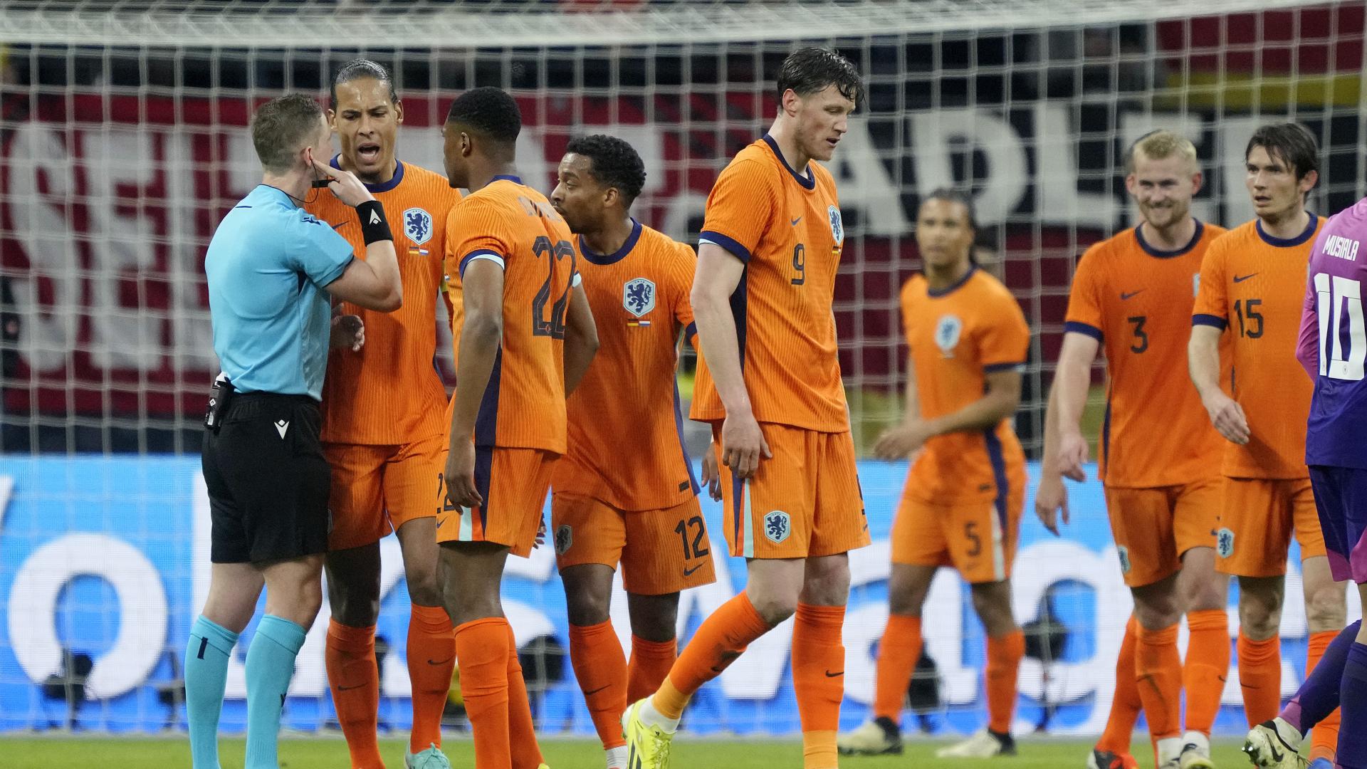 Oranje in slotfase onderuit tegen Duitsland