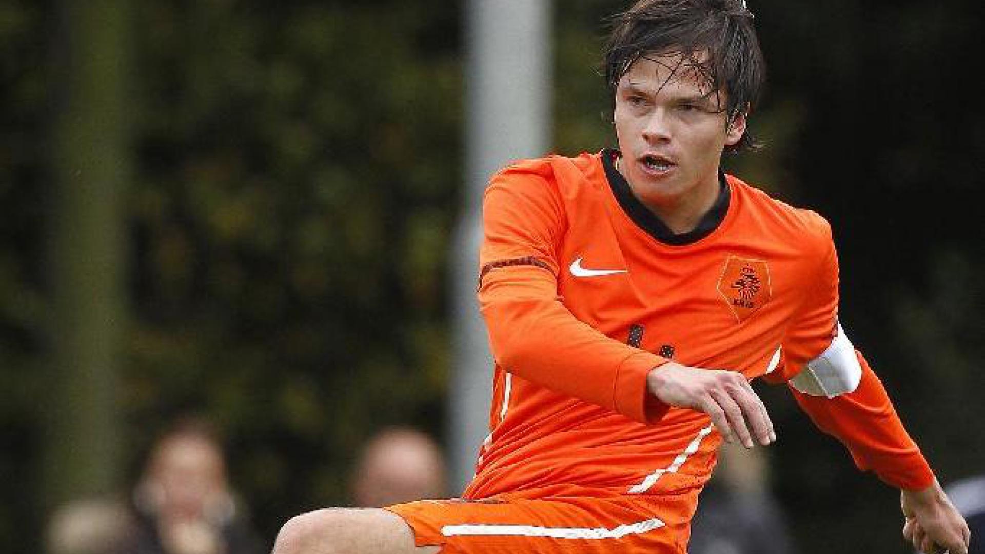 Ook Van Huijgevoort tekent OnsOranje