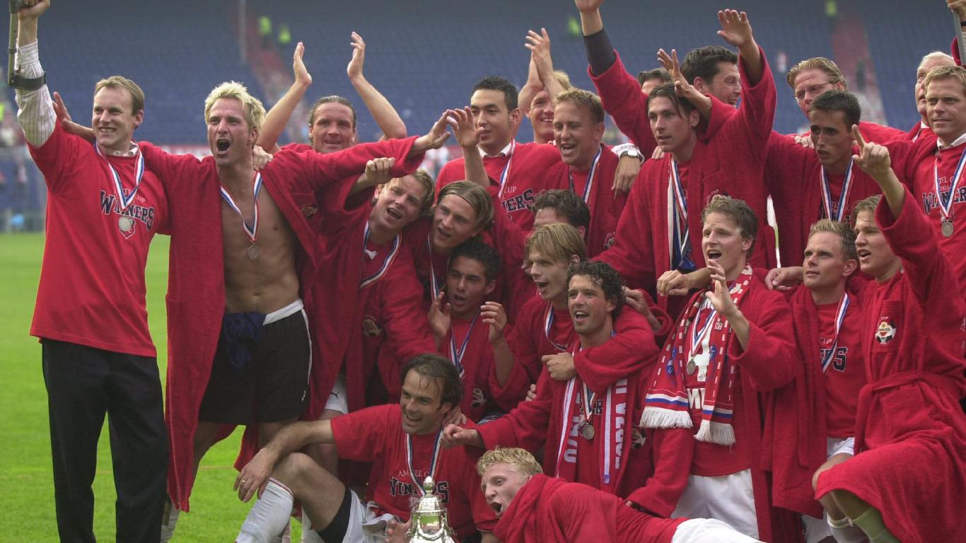 Atlas paddestoel Eenzaamheid 2003: FC Utrecht neemt revanche | TOTO KNVB Beker