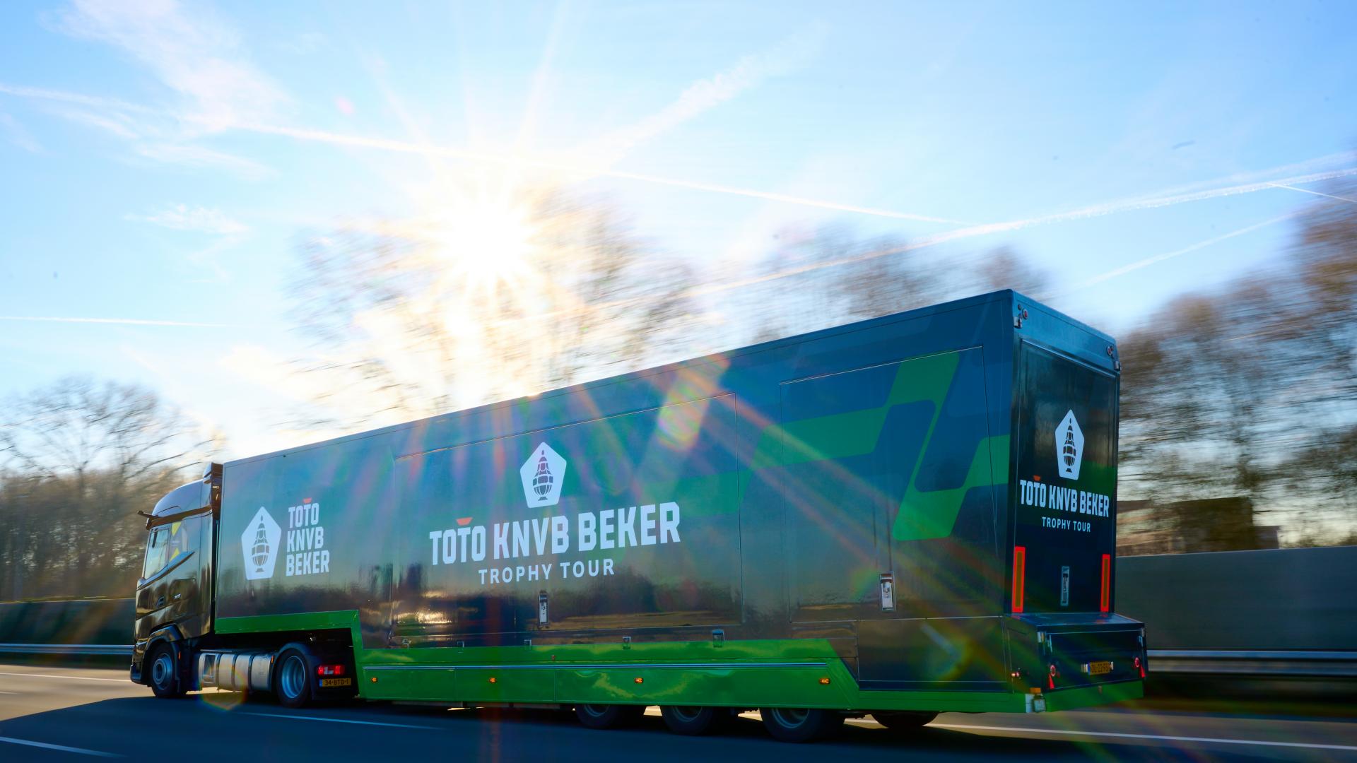 TOTO KNVB Beker Trophy Tour tijdens kwartfinales naar Heerenveen ...